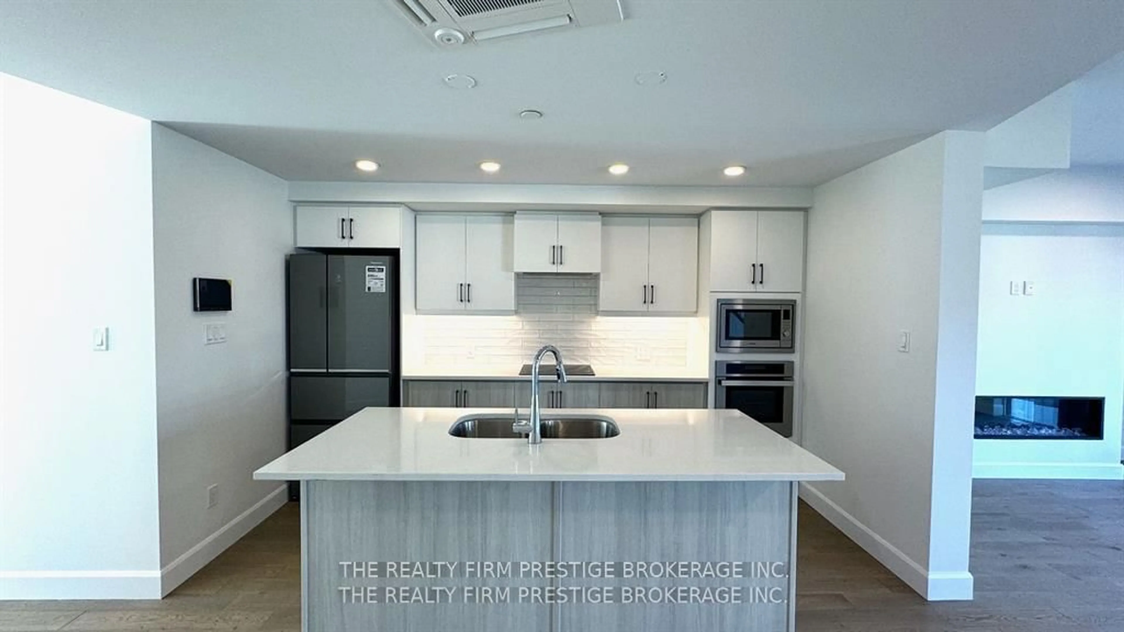 Unknown for 2082 Lumen Dr #B118, London South Ontario N6K 0L3