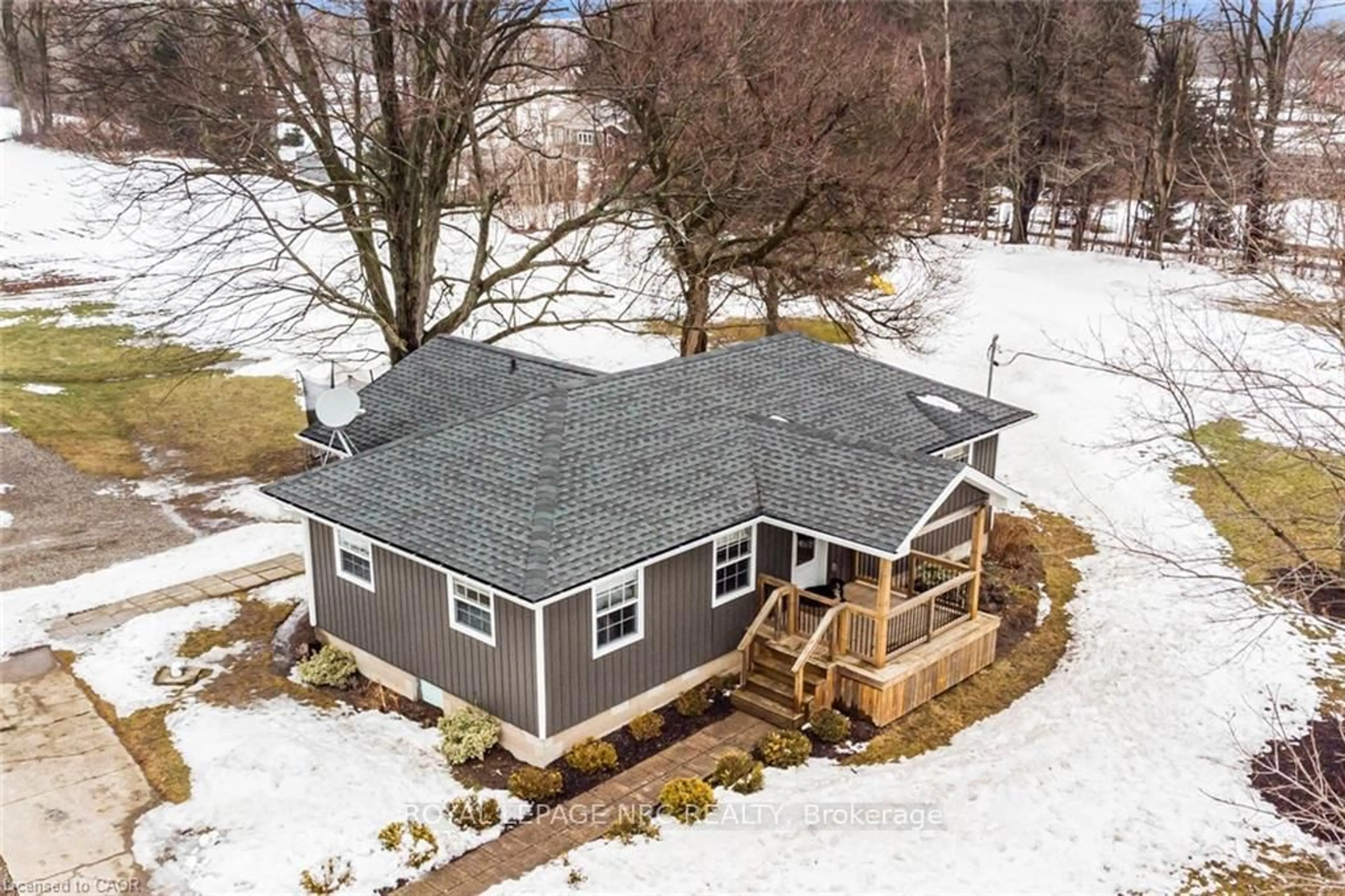 A pic from outside/outdoor area/front of a property/back of a property/a pic from drone, unknown for 353 Inman Rd, Haldimand Ontario N1A 2W5