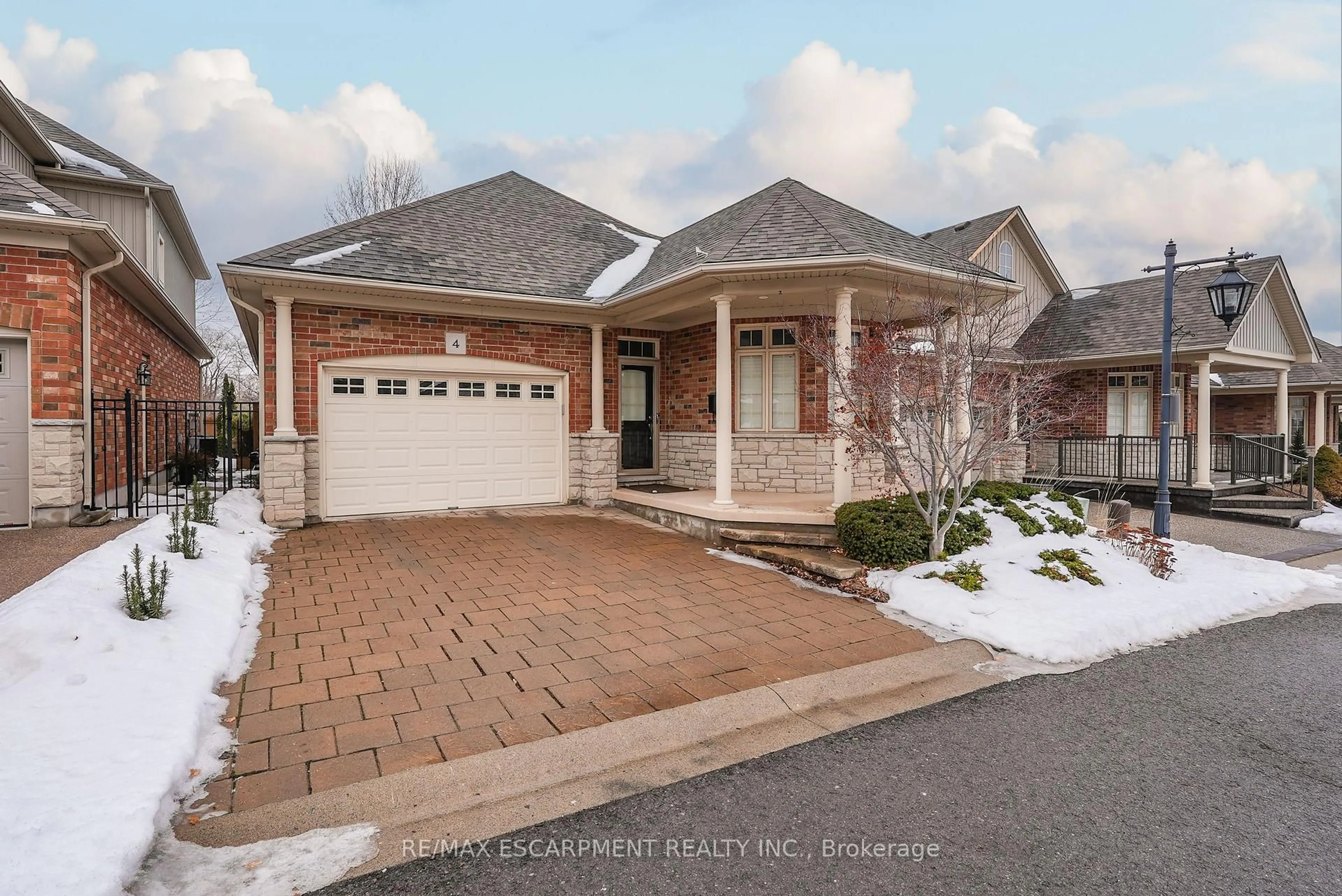 Home with brick exterior material, street for 8 Muscat Dr #4, Grimsby Ontario L3M 5S7