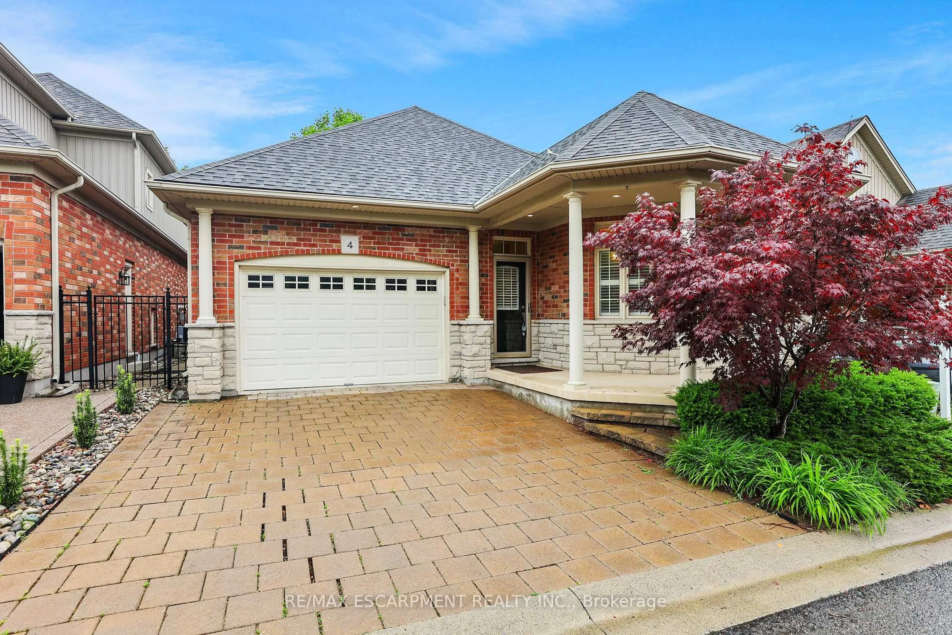 Home with brick exterior material, street for 8 Muscat Dr #4, Grimsby Ontario L3M 5S7