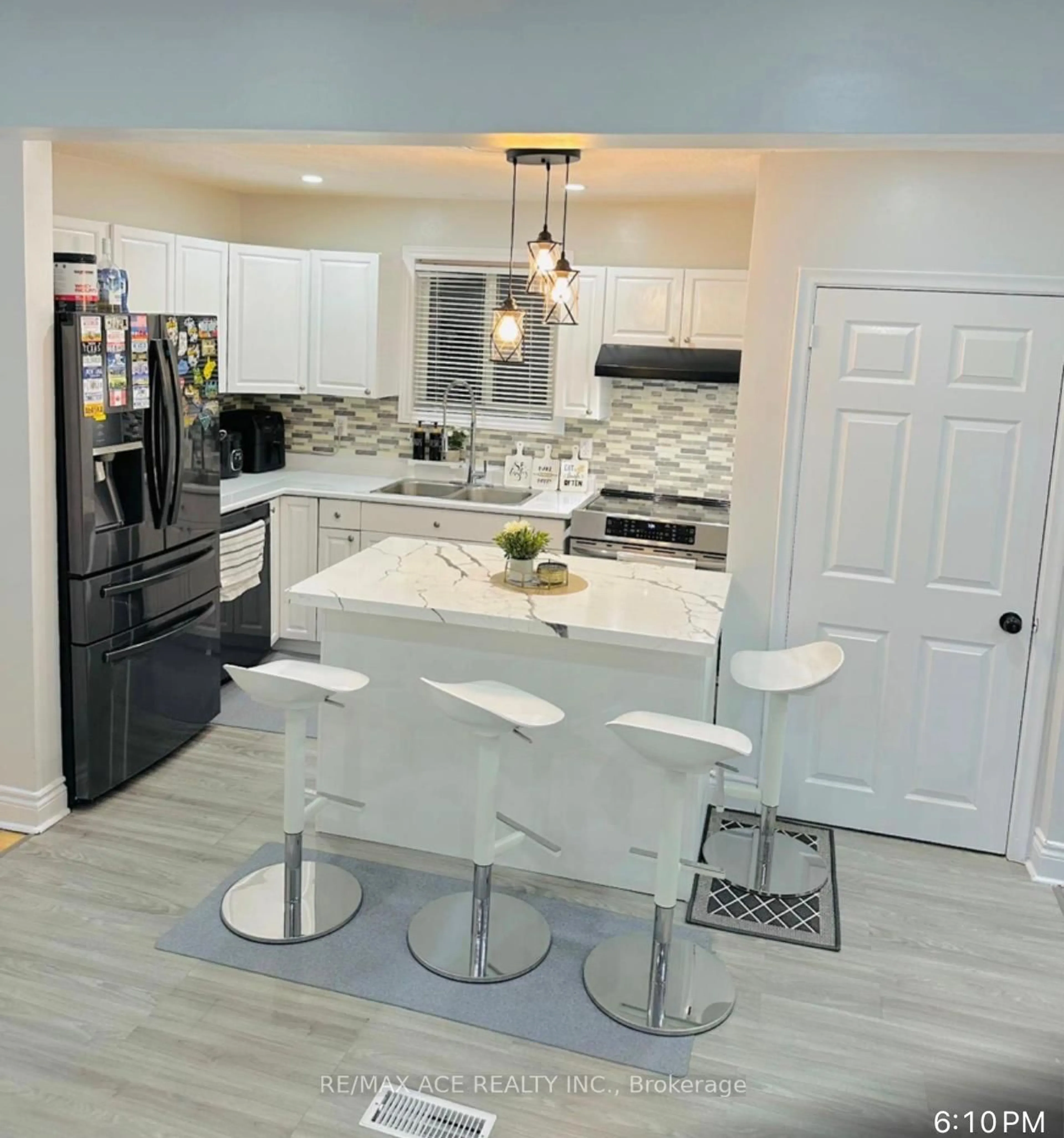 Open concept kitchen, ceramic/tile floor for 77 Stuart St, London East Ontario N5Y 1S4