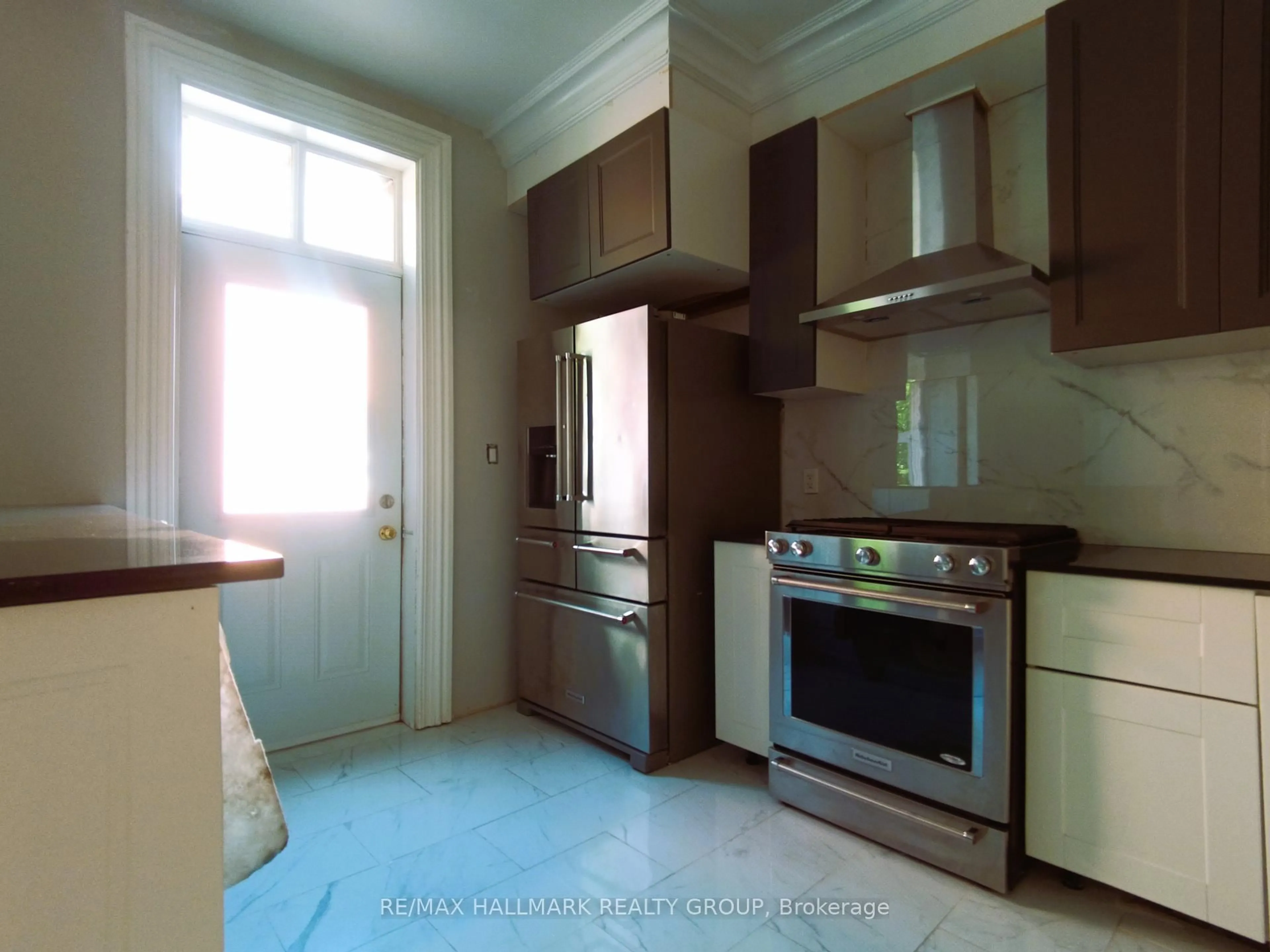 Standard kitchen, unknown for 460 Wilbrod St, Ottawa Ontario K1N 6M8