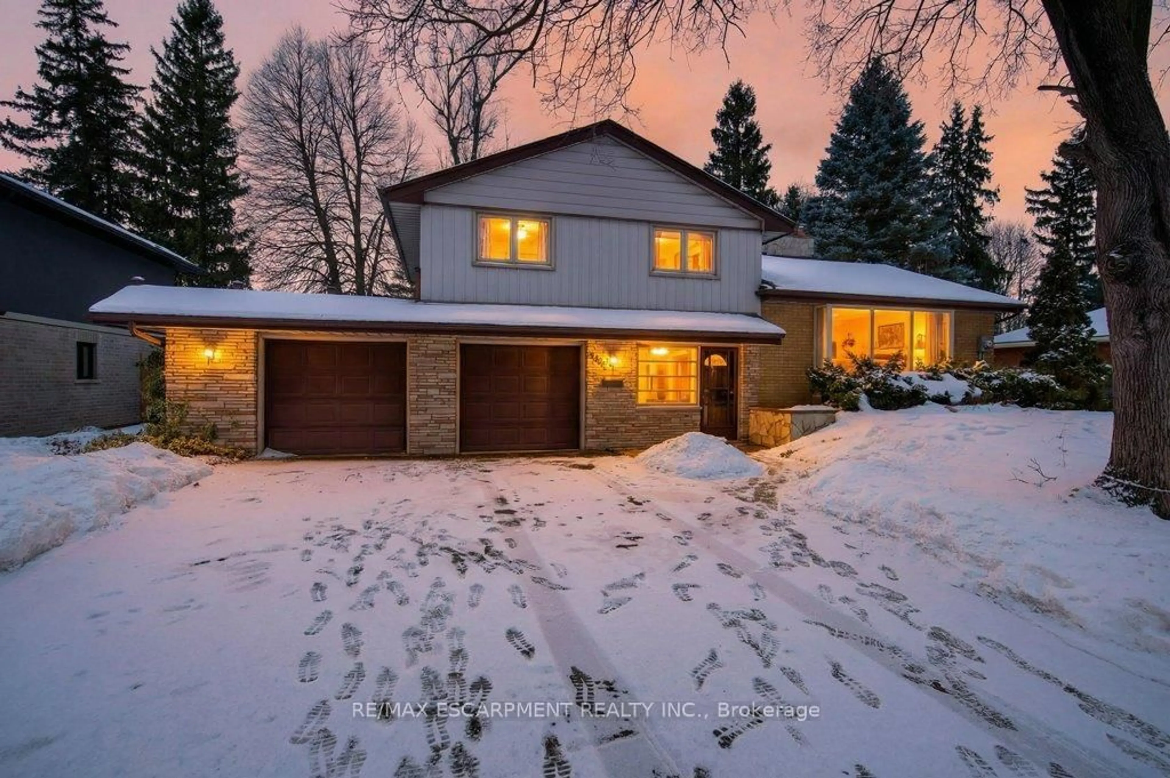 Unknown for 324 Woodworth Dr, Hamilton Ontario L9G 2N1