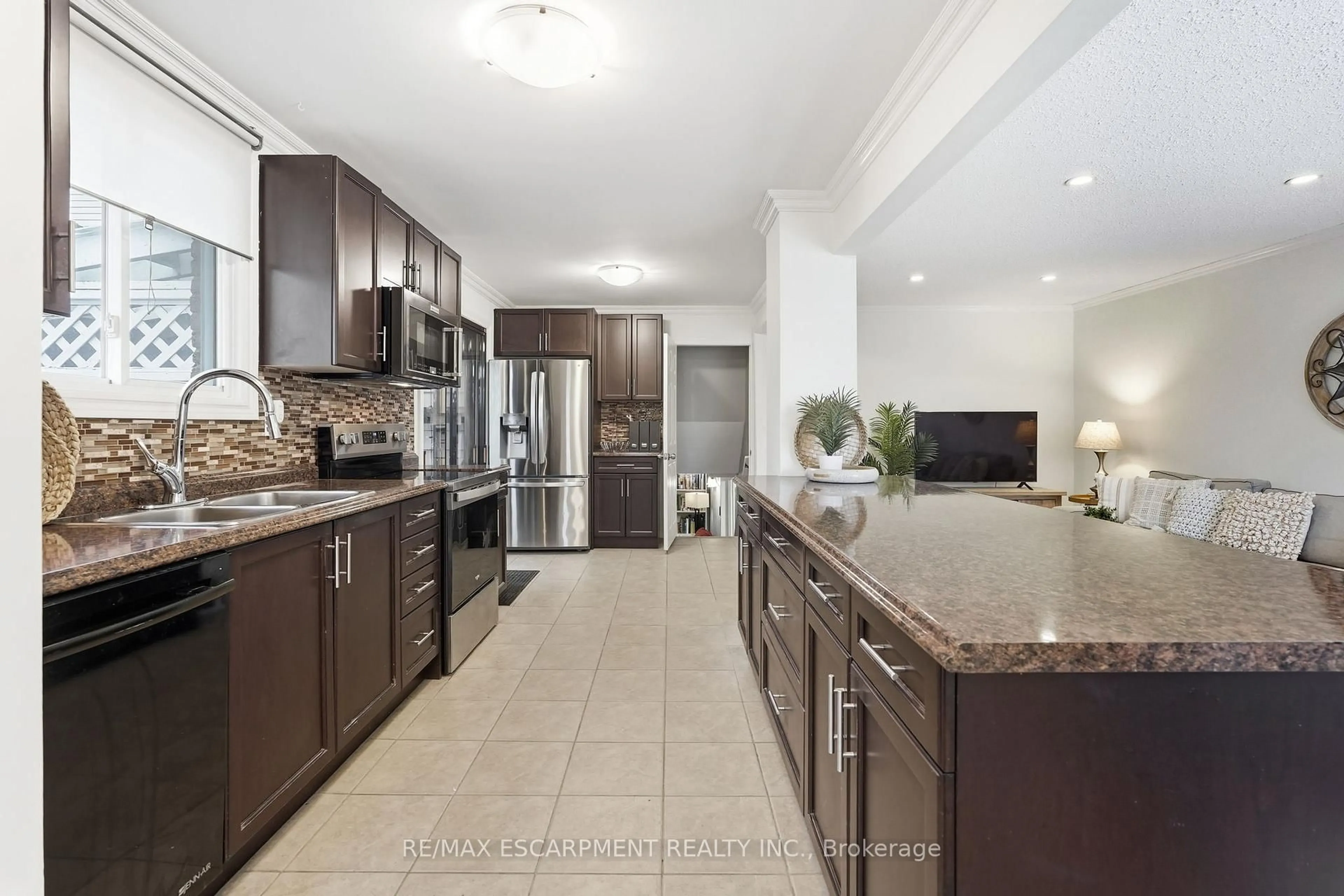 Open concept kitchen, ceramic/tile floor for 8 Elmore Dr, Hamilton Ontario L8W 1T6