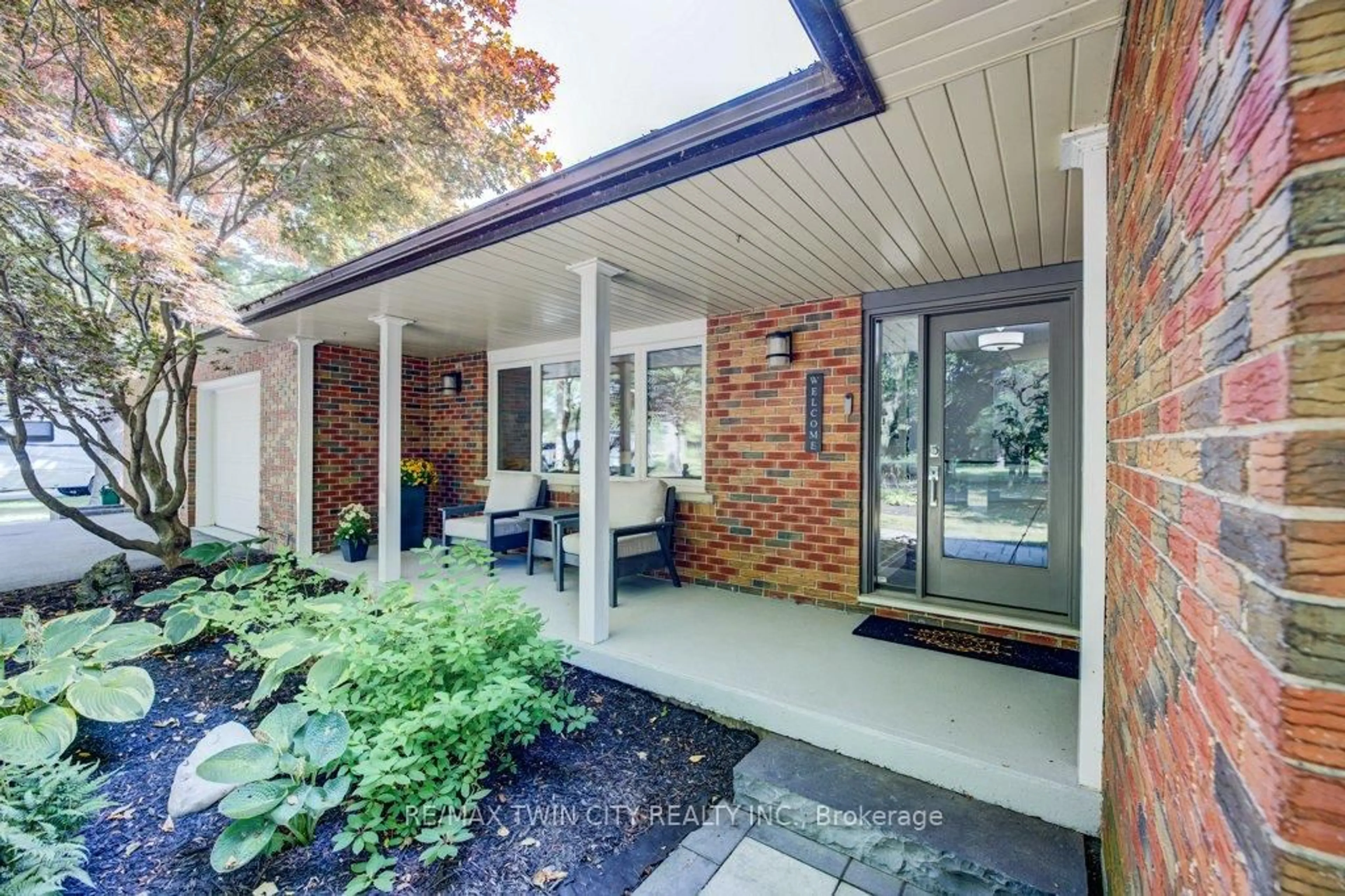Home with brick exterior material, street for 2080 Beaverdale Rd, Cambridge Ontario N3H 4R7