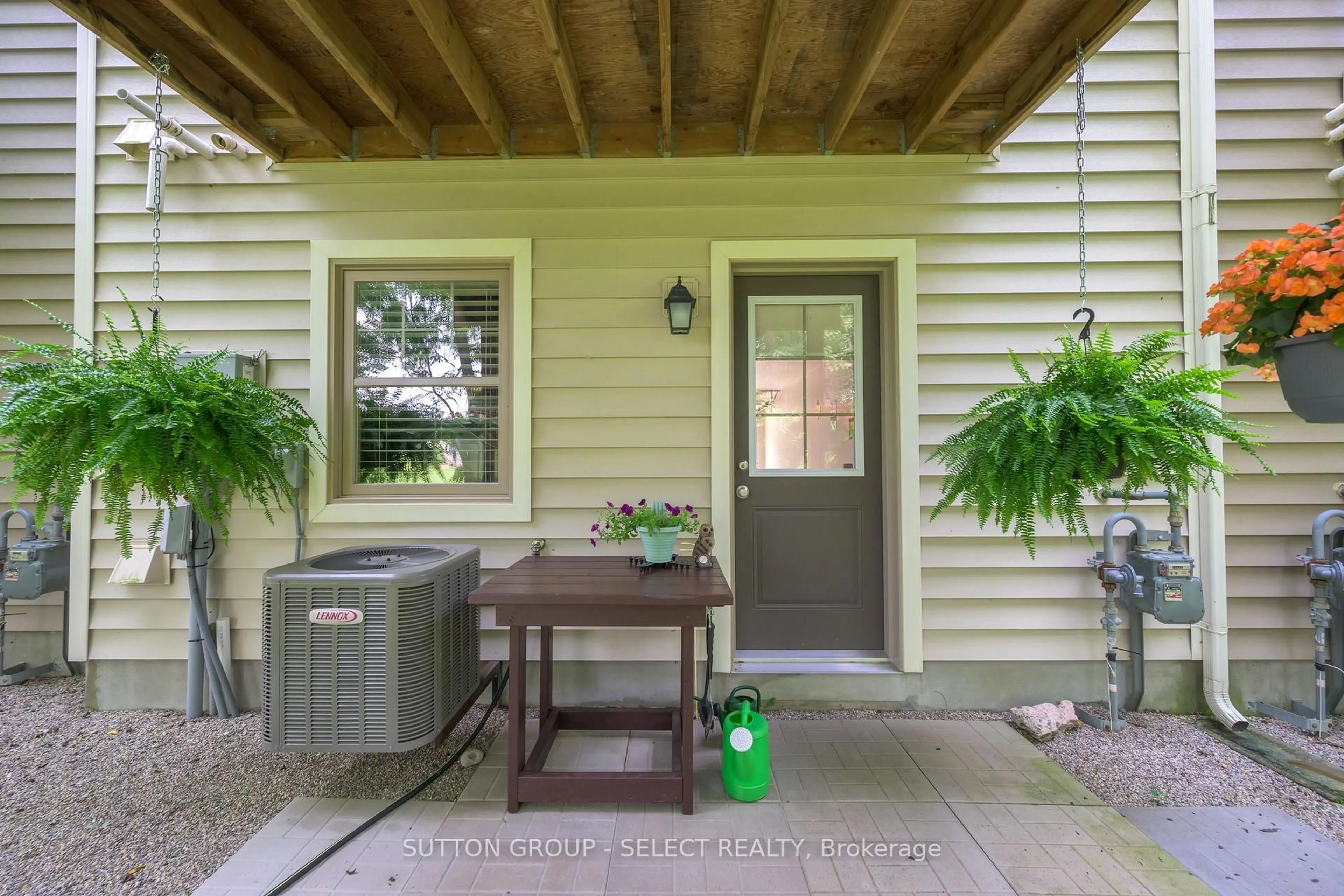 Patio, street for 1040 Coronation Dr #43, London North Ontario N6G 0R8