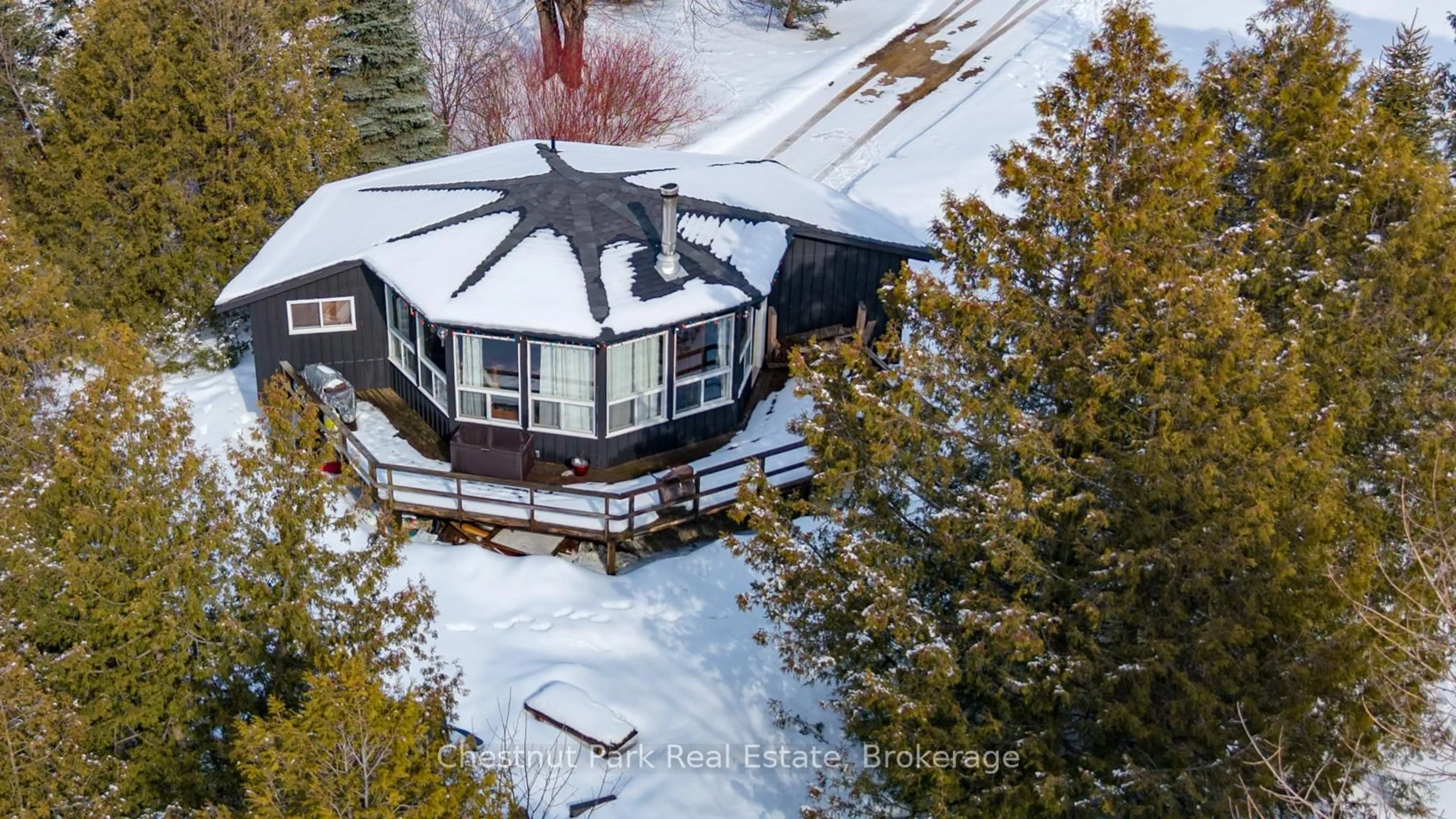 A pic from outside/outdoor area/front of a property/back of a property/a pic from drone, unknown for 158 Wensley Dr, Blue Mountains Ontario N0H 1J0