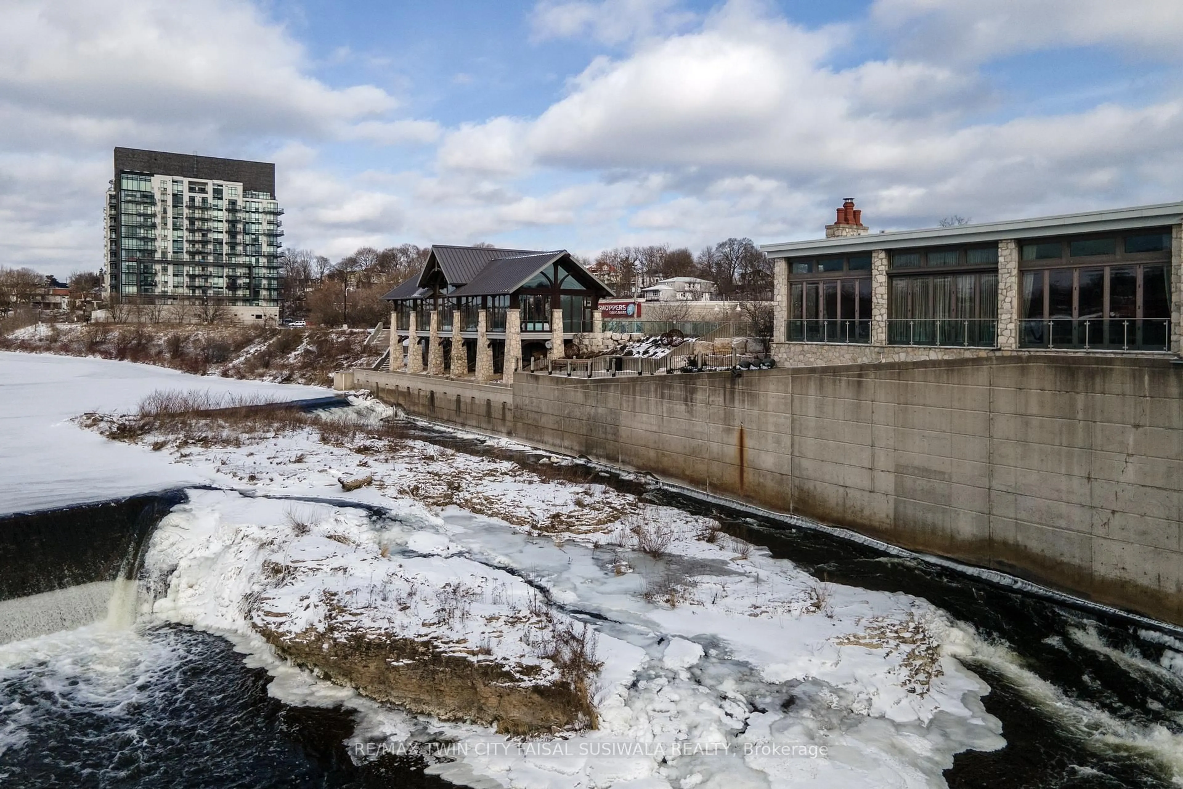 Blurry image for 170 WATER St #1206, Cambridge Ontario N1R 3B6