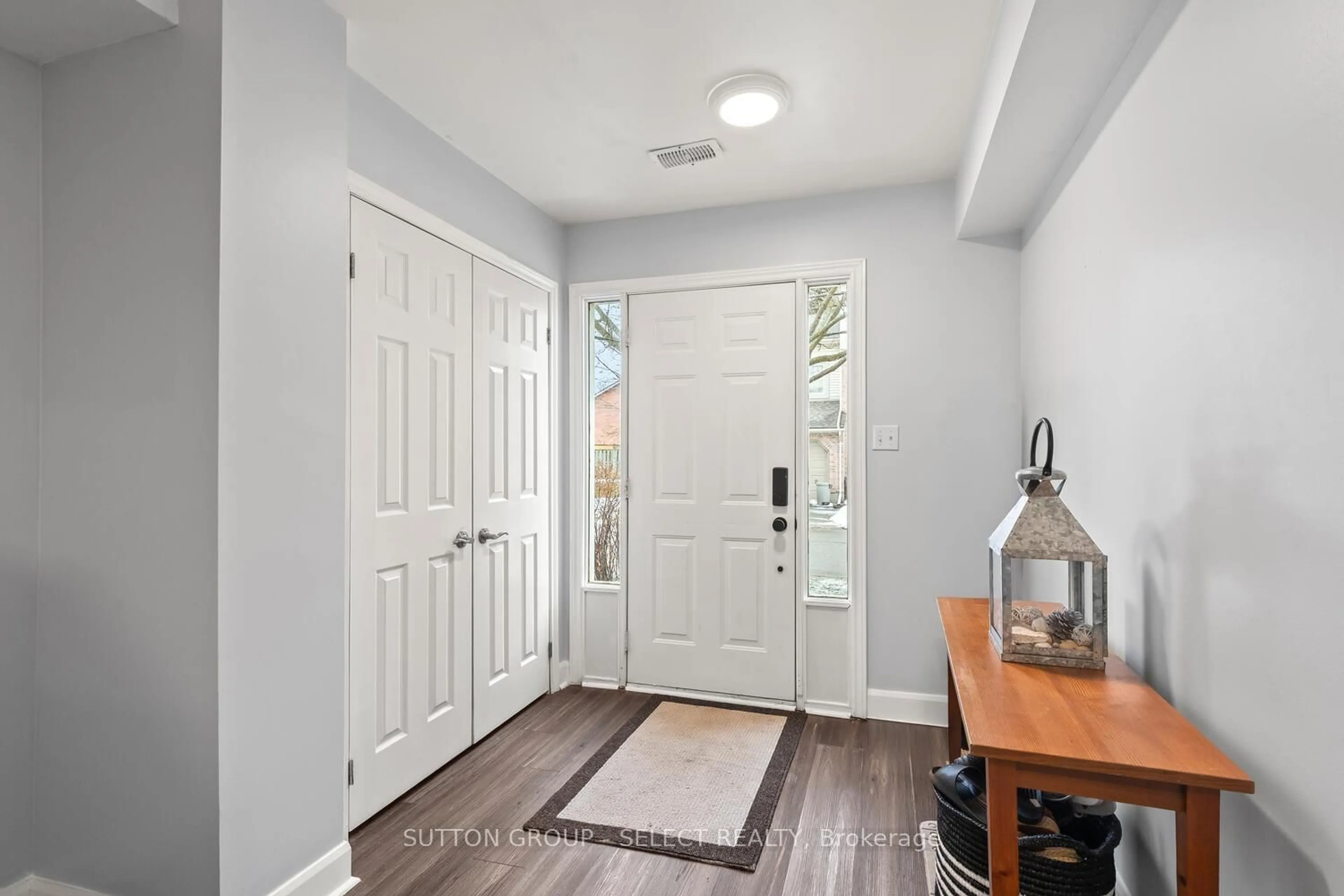 Indoor entryway for 9 AILSA Pl #43, London South Ontario N5Z 4Z6