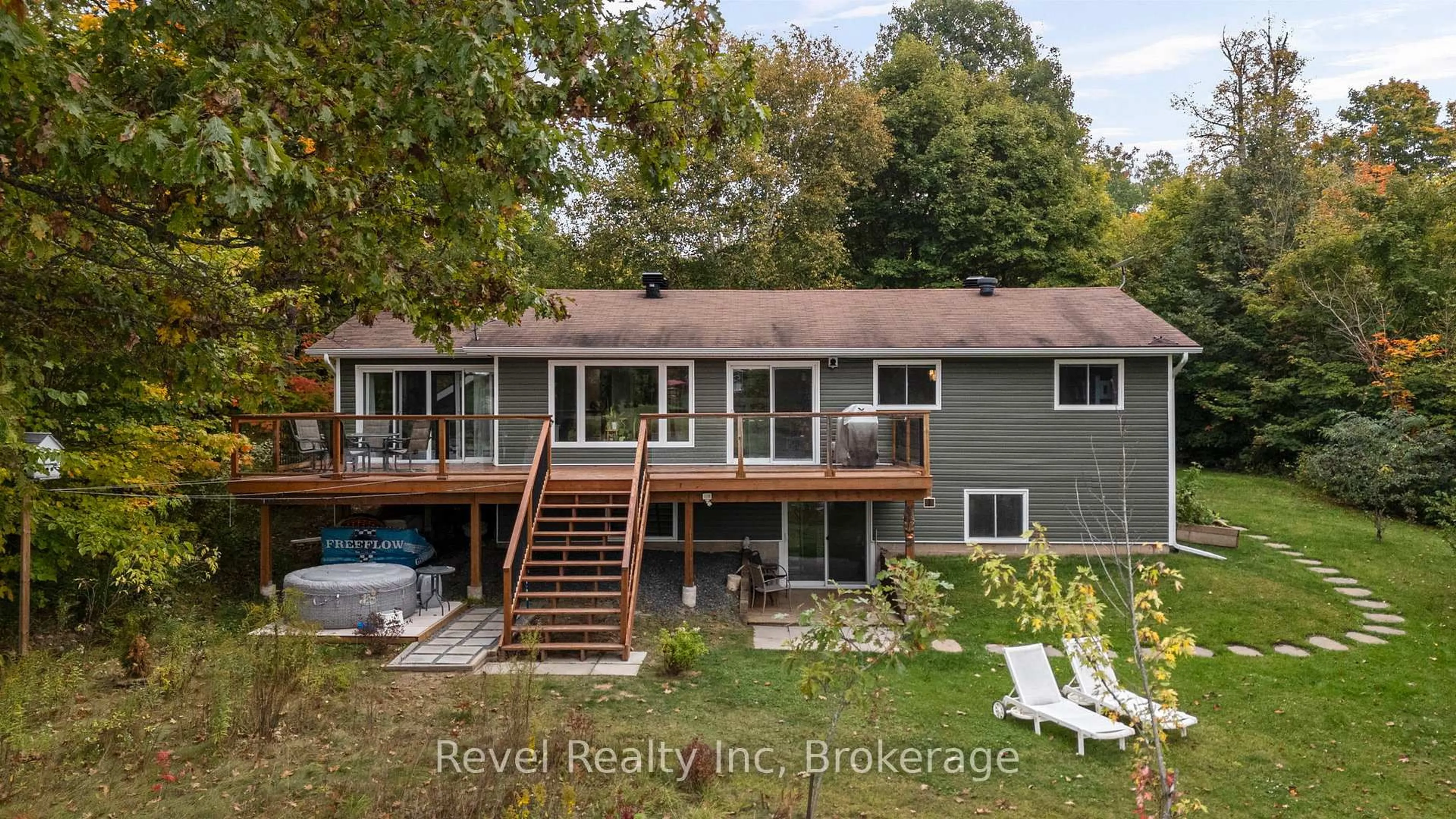 A pic from outside/outdoor area/front of a property/back of a property/a pic from drone, water/lake/river/ocean view for 210 Burnett's Rd, McKellar Ontario P2A 0B5