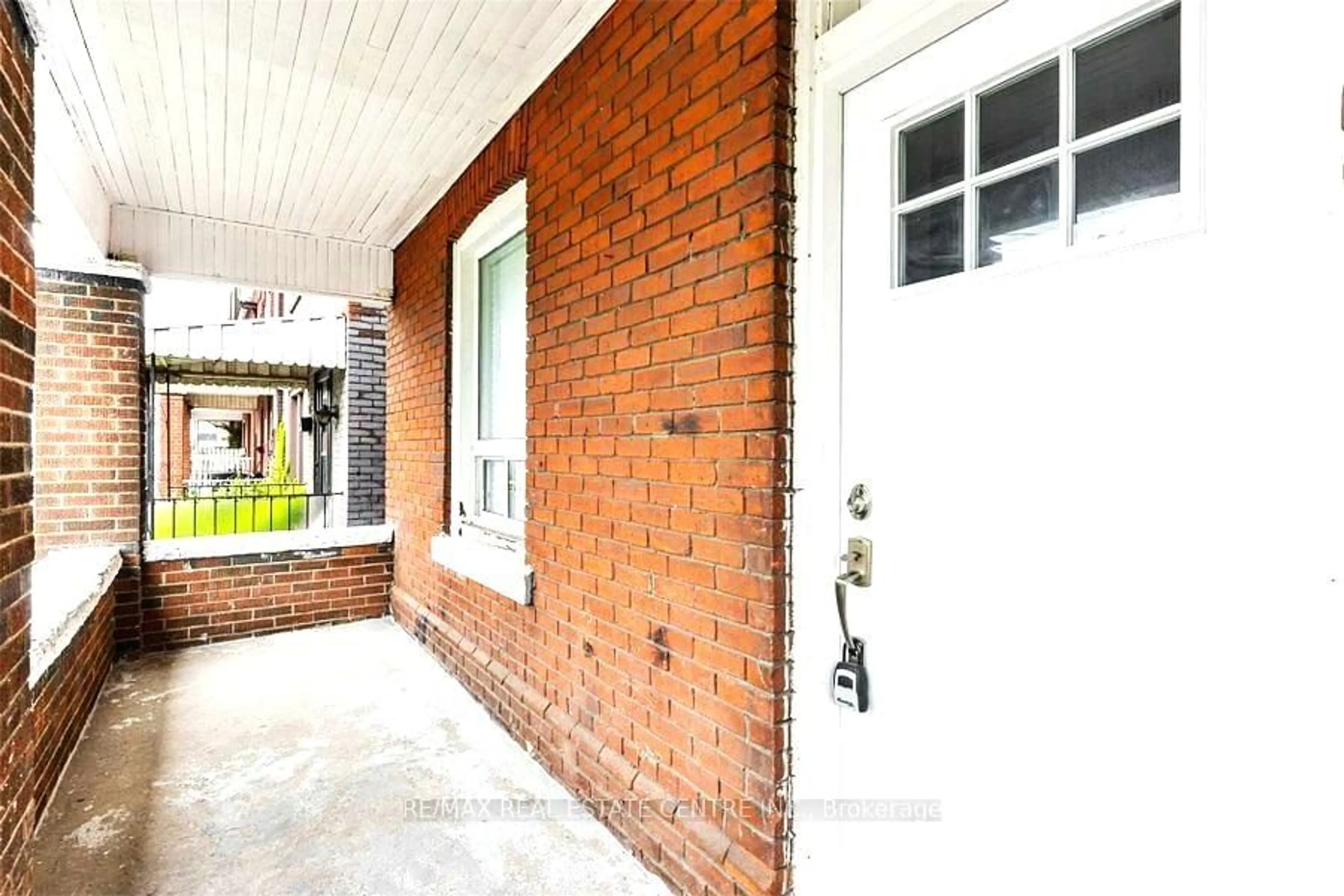 Home with brick exterior material, street for 439 Wentworth St, Hamilton Ontario L8L 5W6