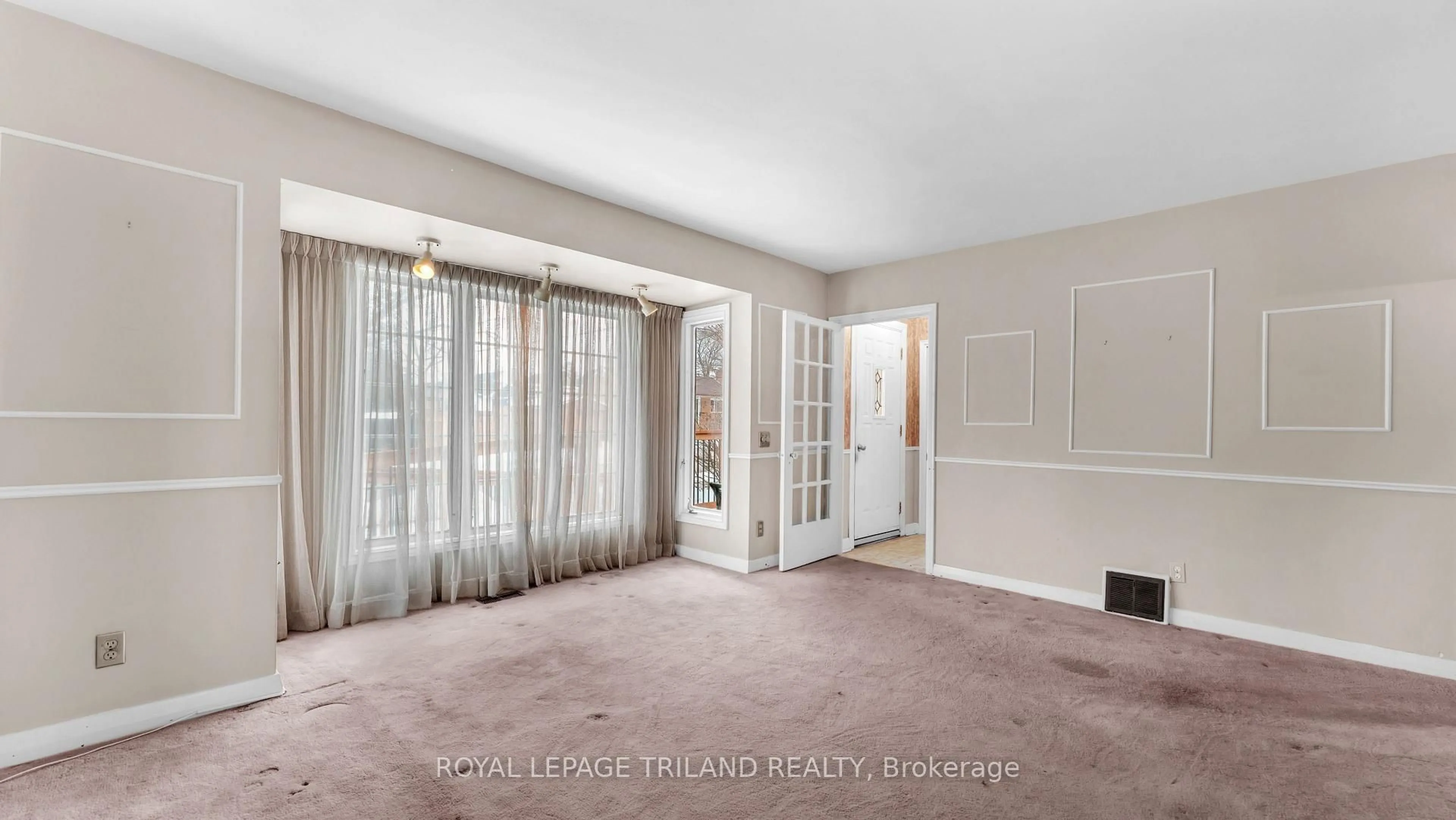 A pic of a room for 50 Glass Ave, London East Ontario N5W 1Z7