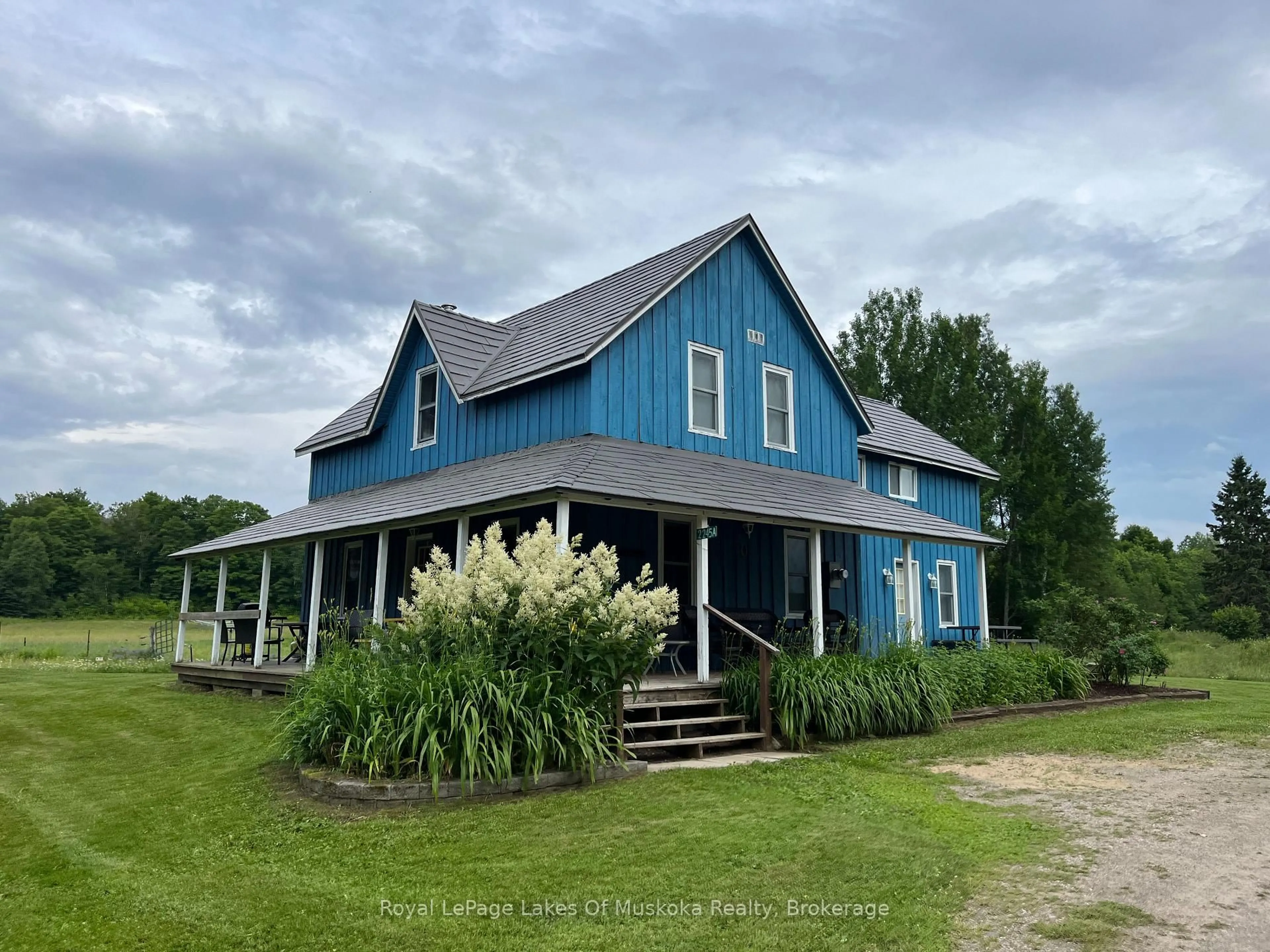 A pic from outside/outdoor area/front of a property/back of a property/a pic from drone, building for 2245 Ahmic Lake Rd, Magnetawan Ontario P0A 1P0