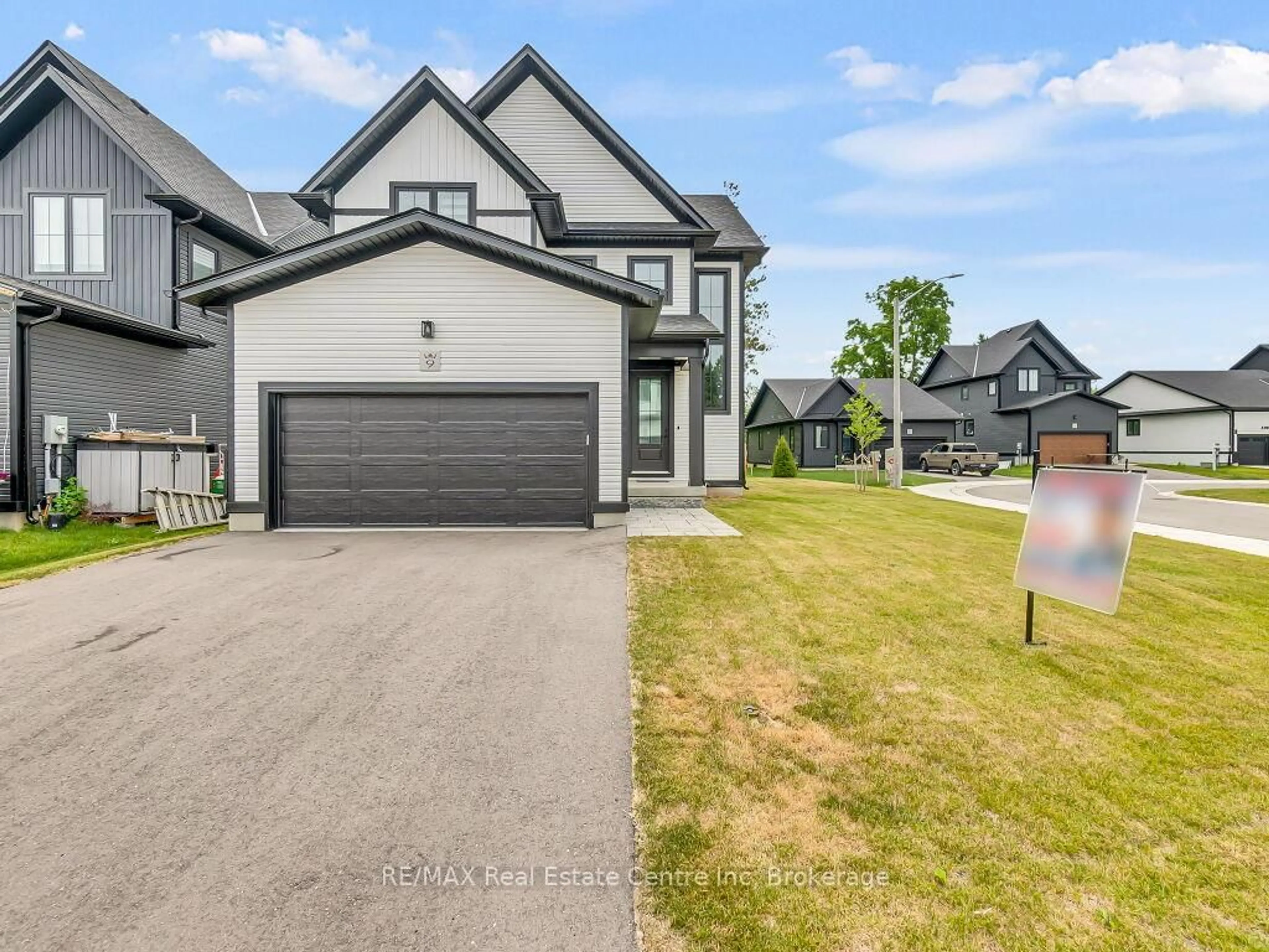 Unknown for 297 WHITING St #9, Ingersoll Ontario N5C 0E6