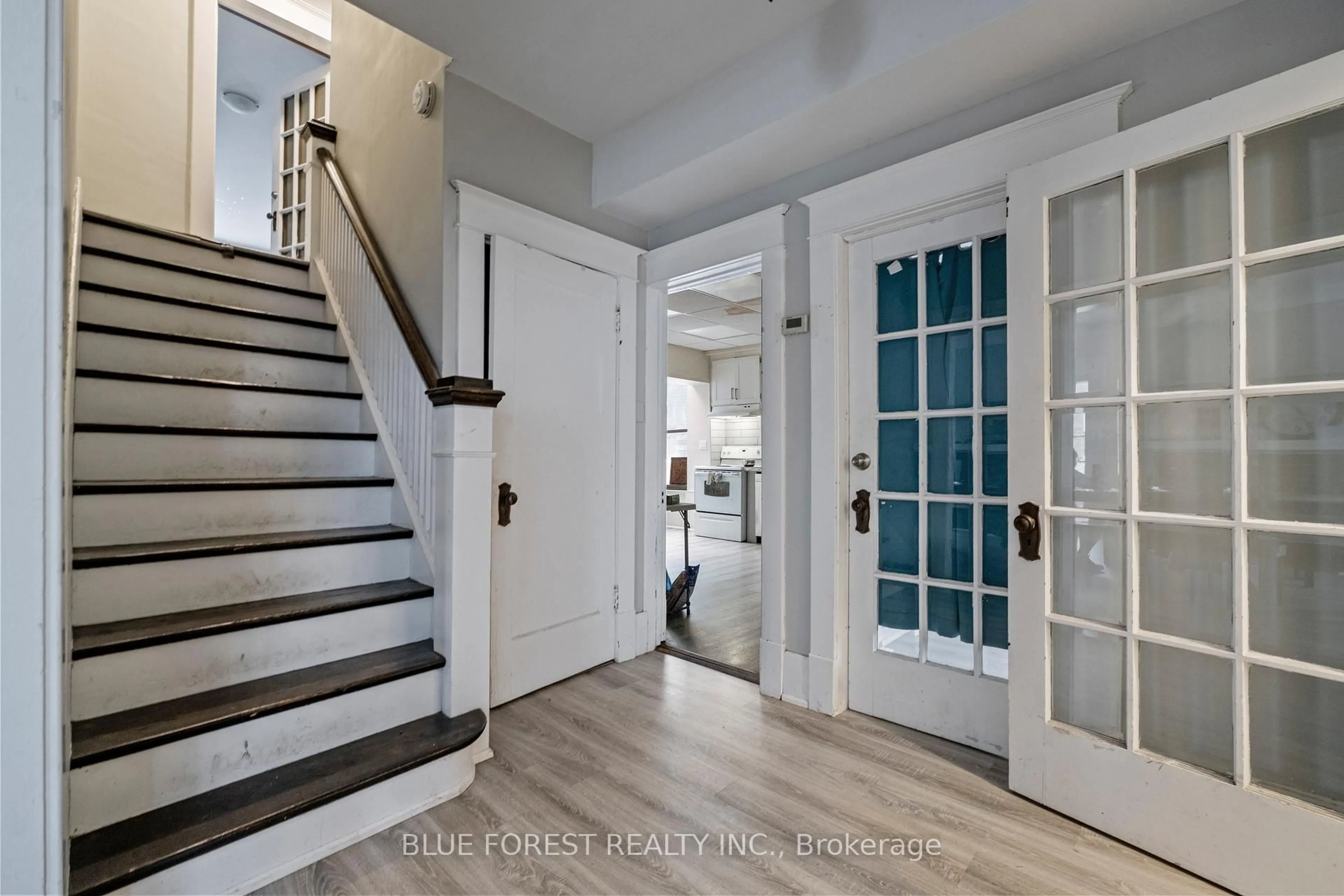 Indoor entryway for 1026 Waterloo St, London East Ontario N6A 3X6