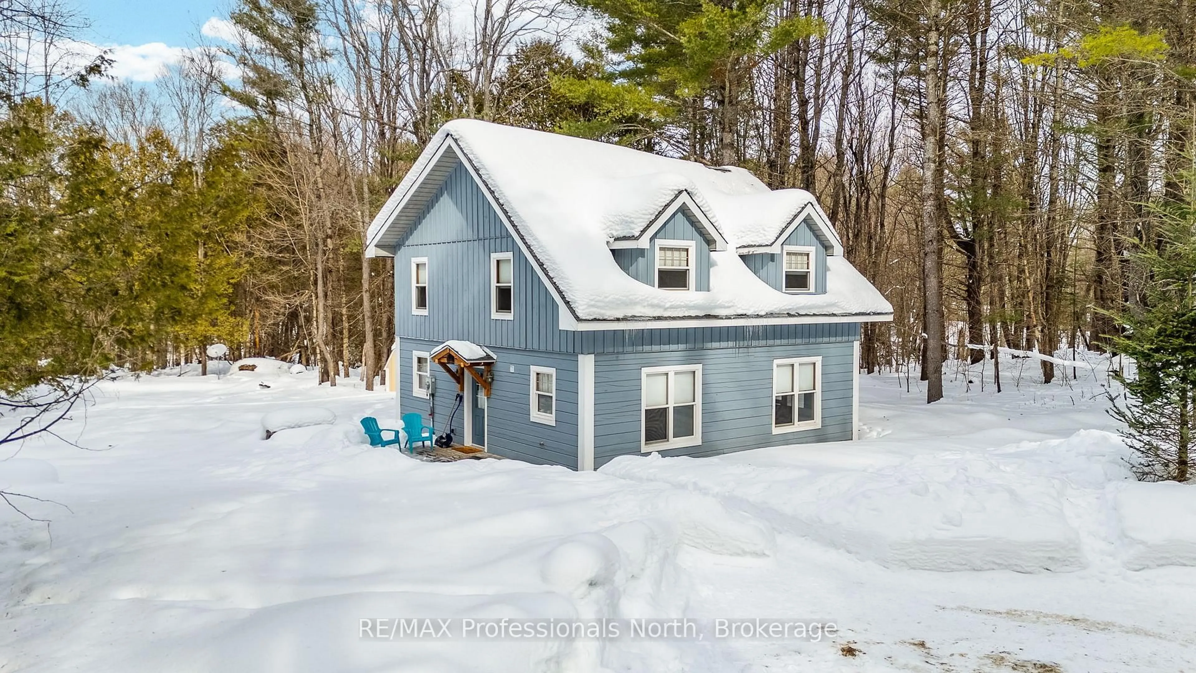 A pic from outside/outdoor area/front of a property/back of a property/a pic from drone, unknown for 1065 Elk Dr, Dysart et al Ontario K0M 1S0