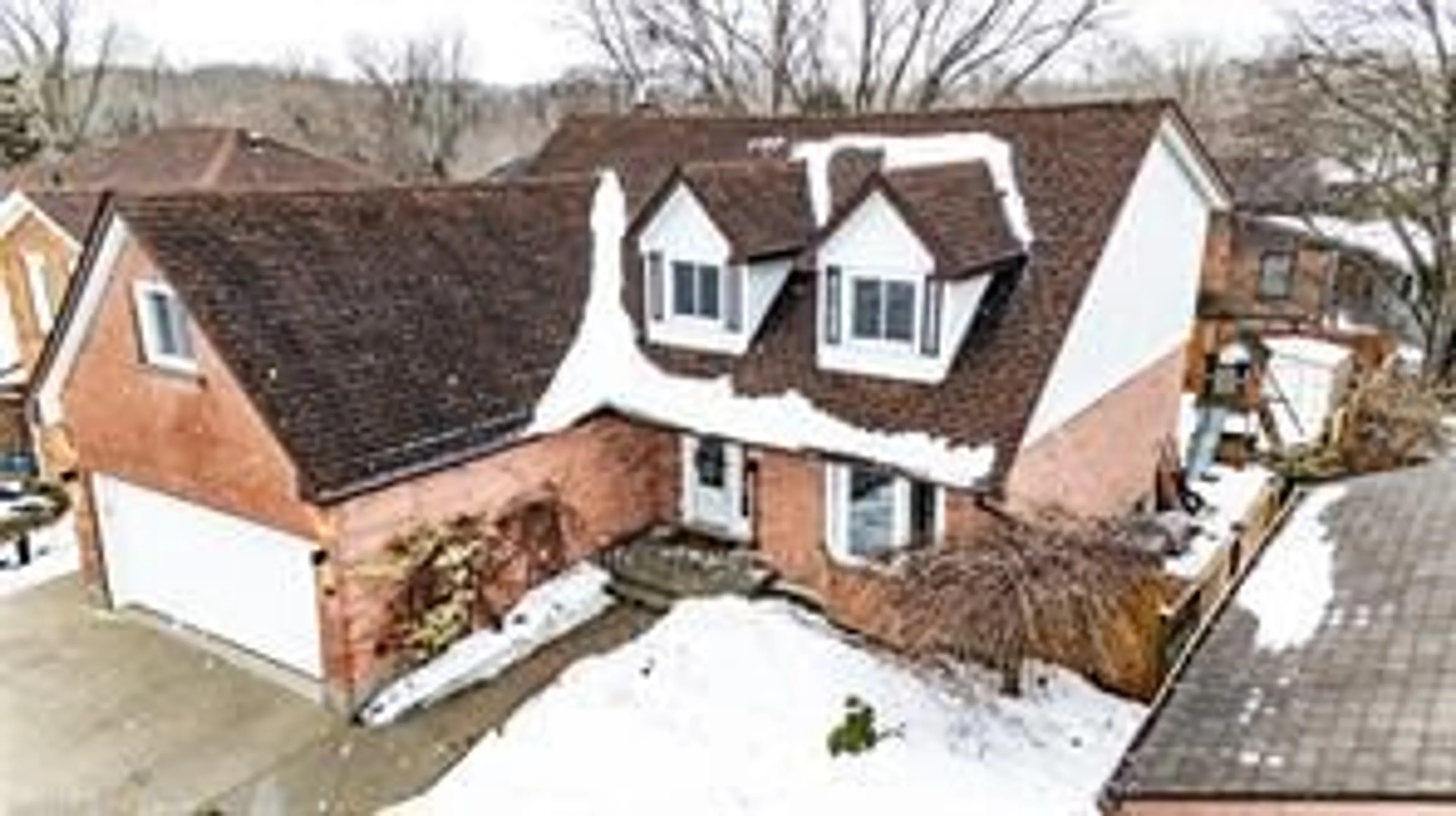 A pic from outside/outdoor area/front of a property/back of a property/a pic from drone, street for 89 BIEHN Dr, Kitchener Ontario N2R 1M4