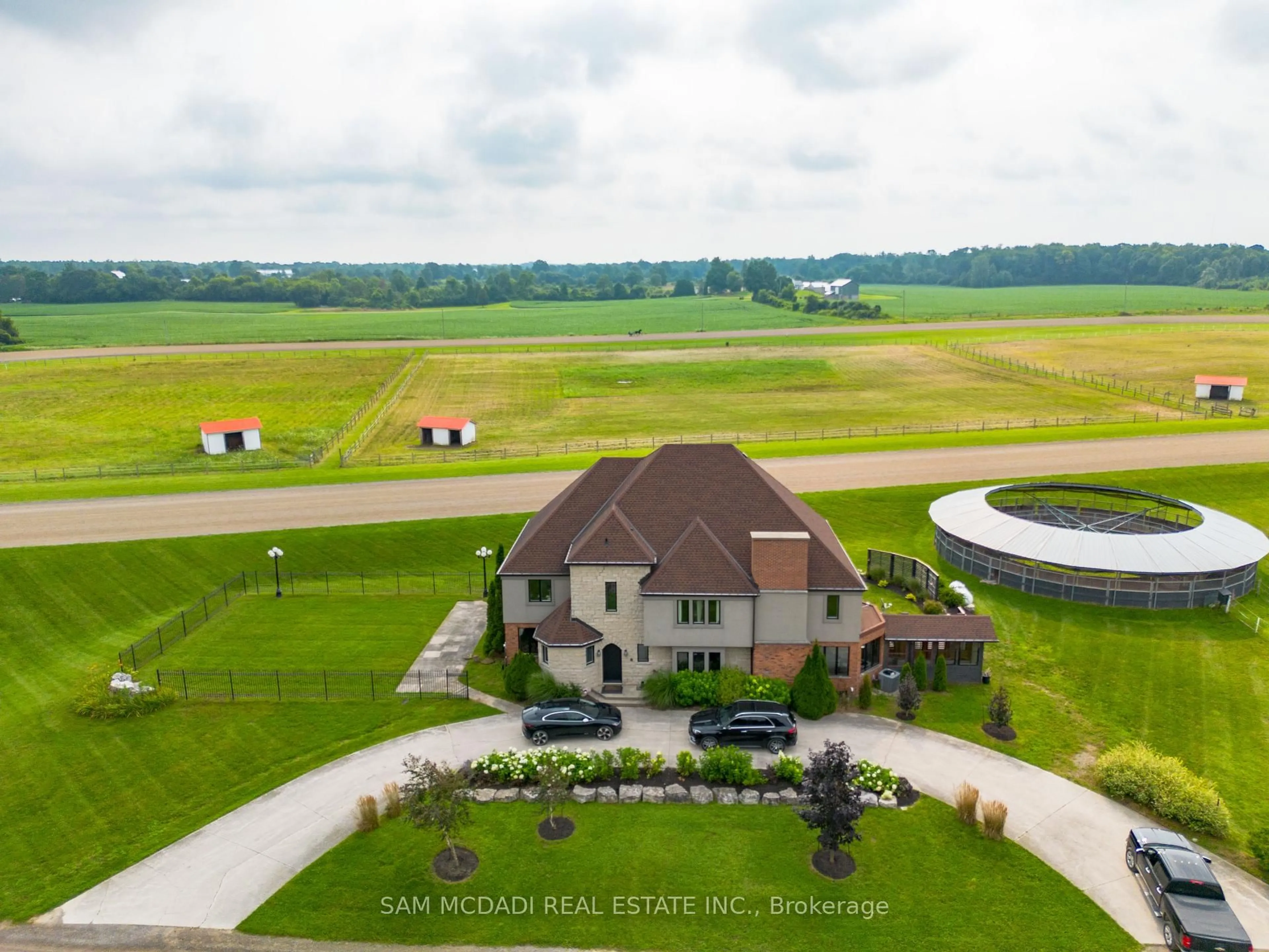 A pic from outside/outdoor area/front of a property/back of a property/a pic from drone, unknown for 1046 Concession 6 Rd, Hamilton Ontario L0R 1V0