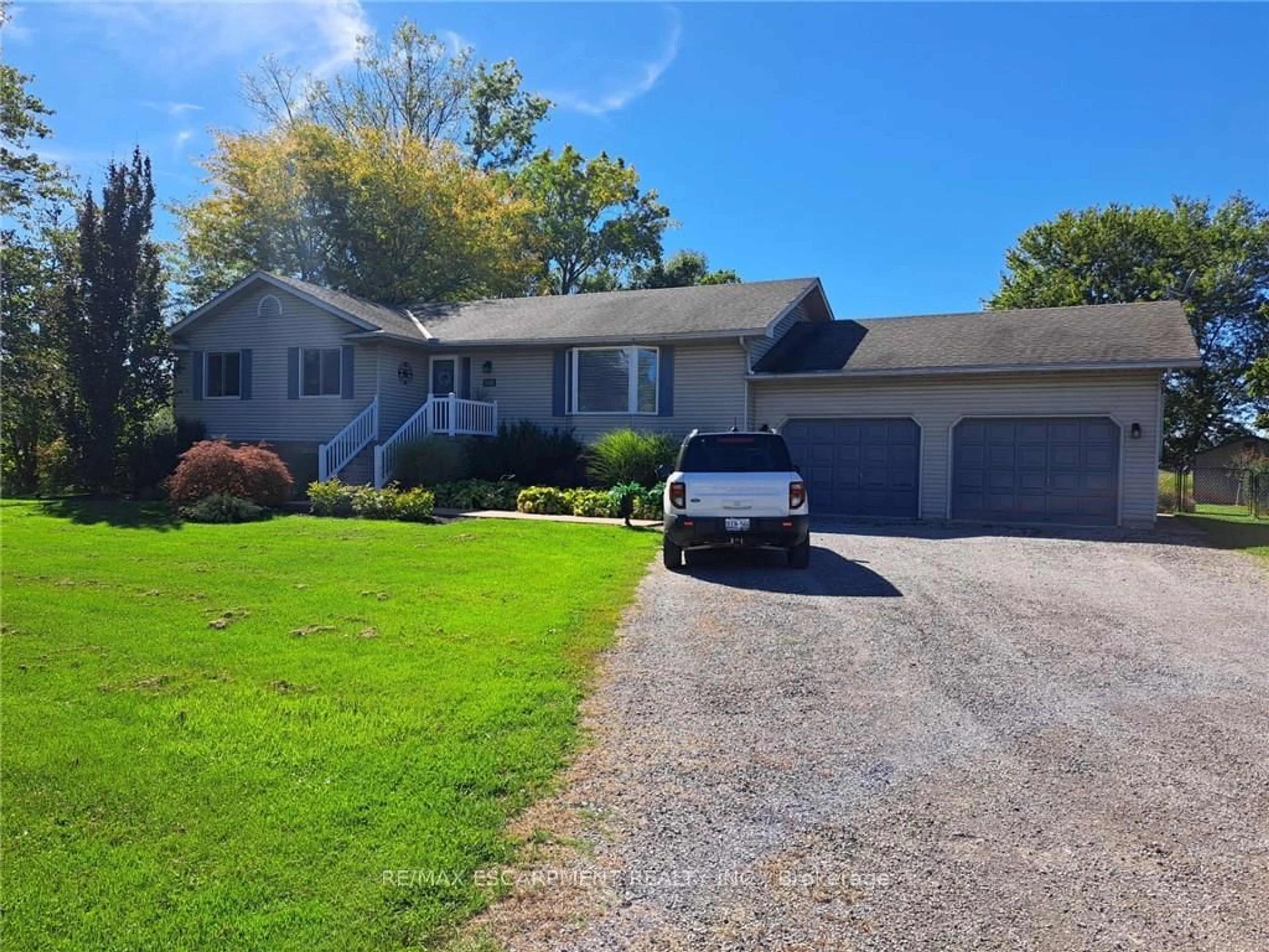 A pic from outside/outdoor area/front of a property/back of a property/a pic from drone, unknown for 42004 Highway 3, Wainfleet Ontario L0S 1V0