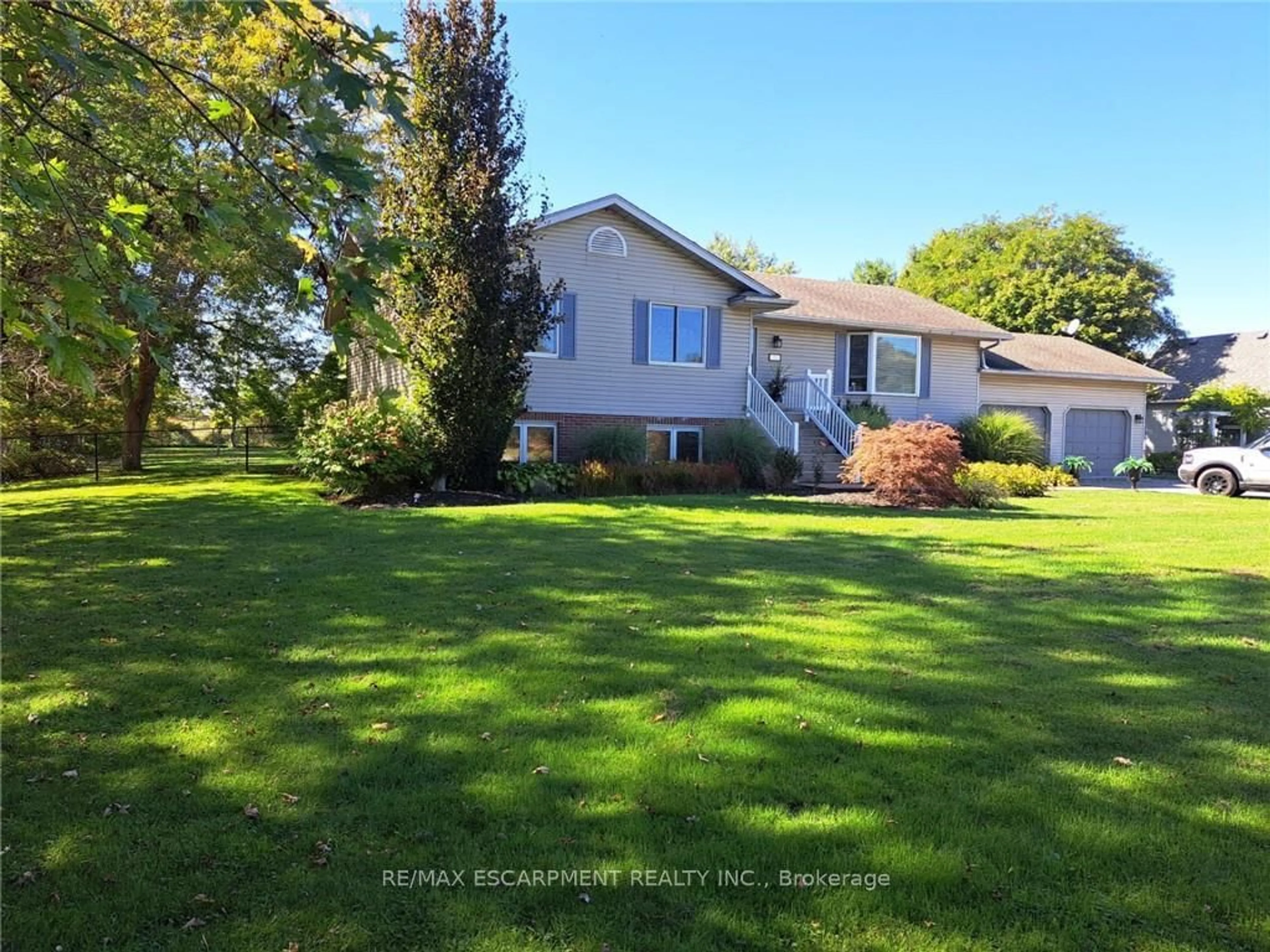 A pic from outside/outdoor area/front of a property/back of a property/a pic from drone, water/lake/river/ocean view for 42004 Highway 3, Wainfleet Ontario L0S 1V0