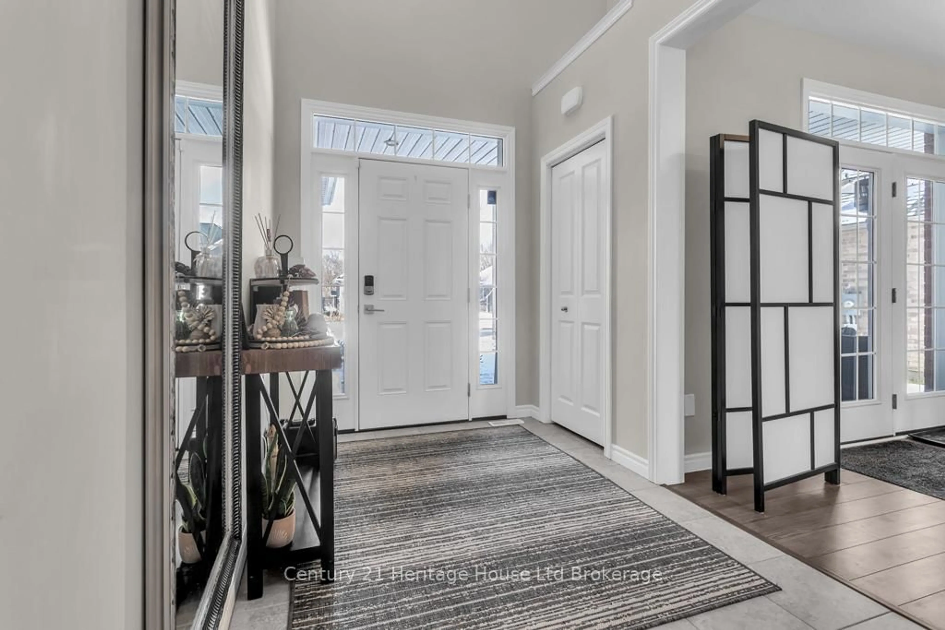 Indoor entryway for 29 Brookside Lane, Tillsonburg Ontario N4G 0A1