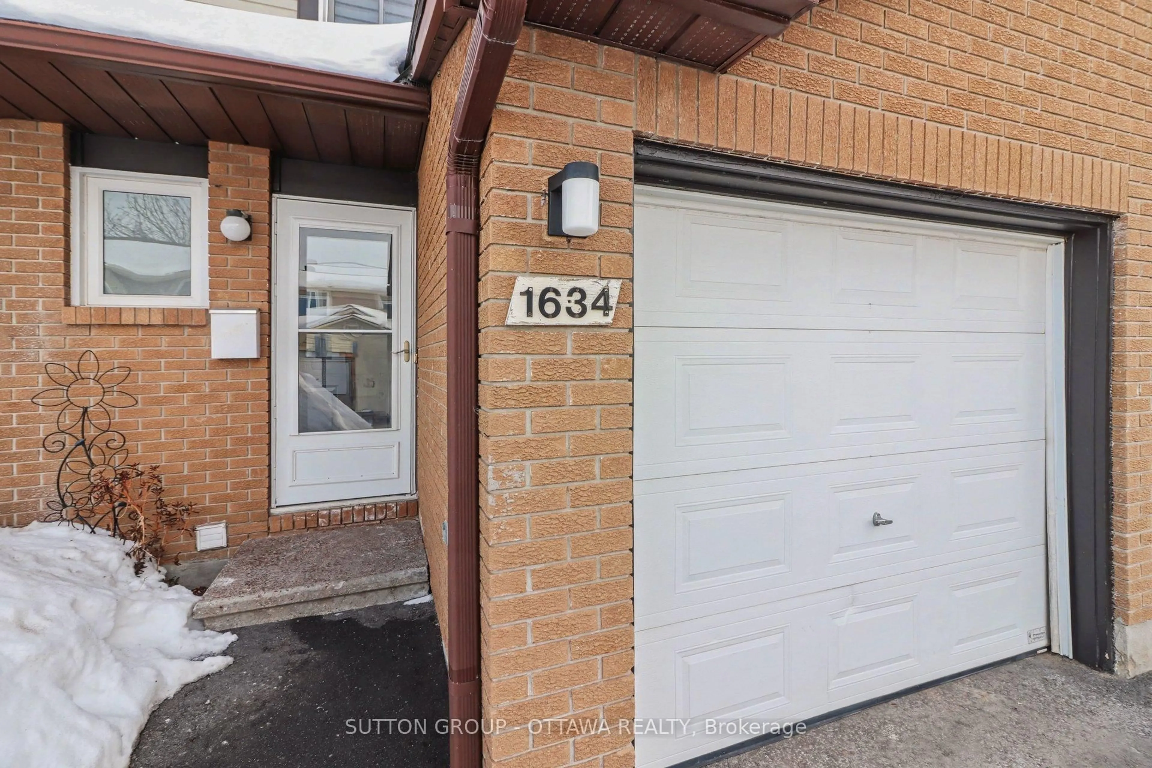 Unknown for 1634 Cheevers Cres, Ottawa Ontario K4A 2J5
