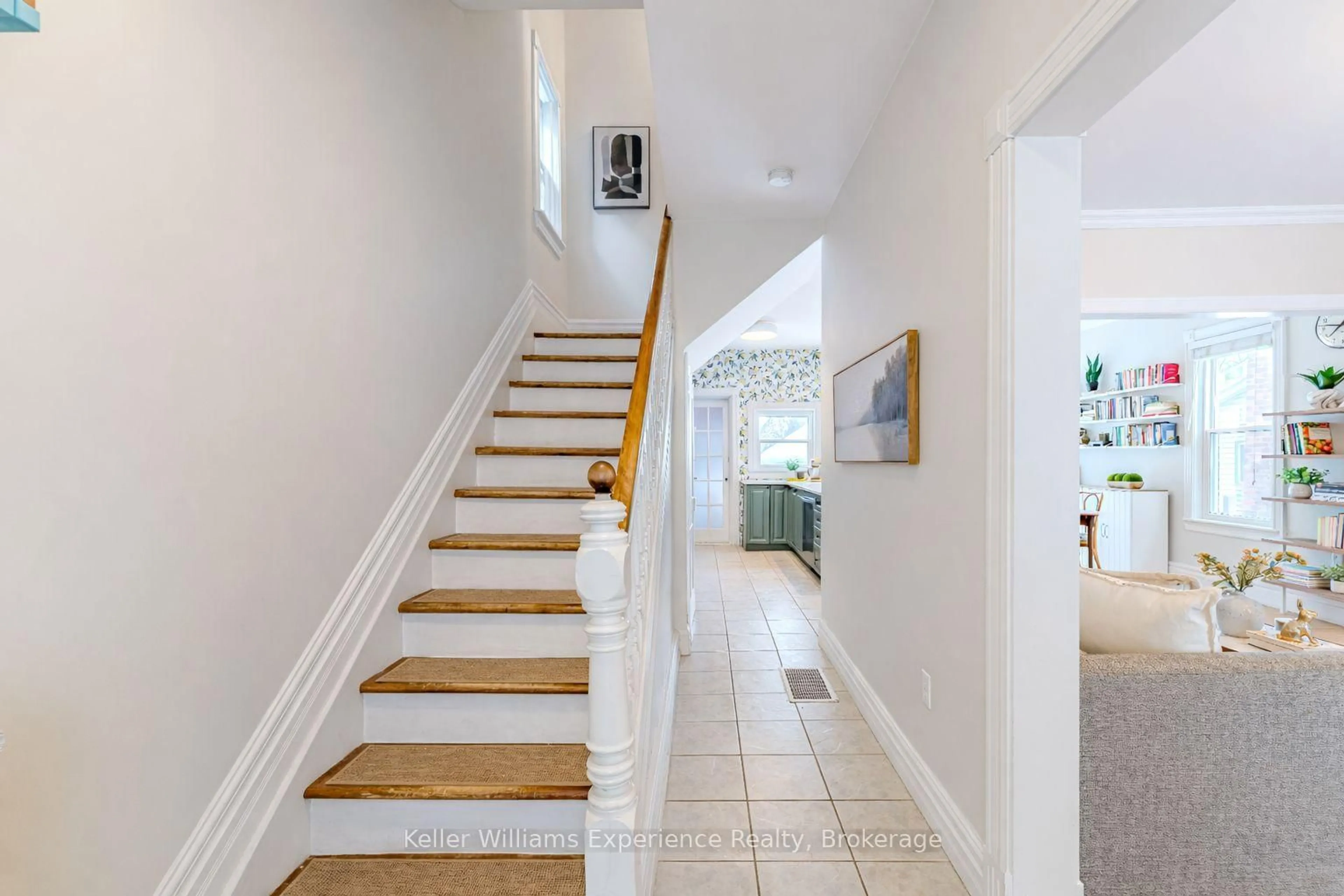 Unknown for 452 7th St, Owen Sound Ontario N4K 1J4