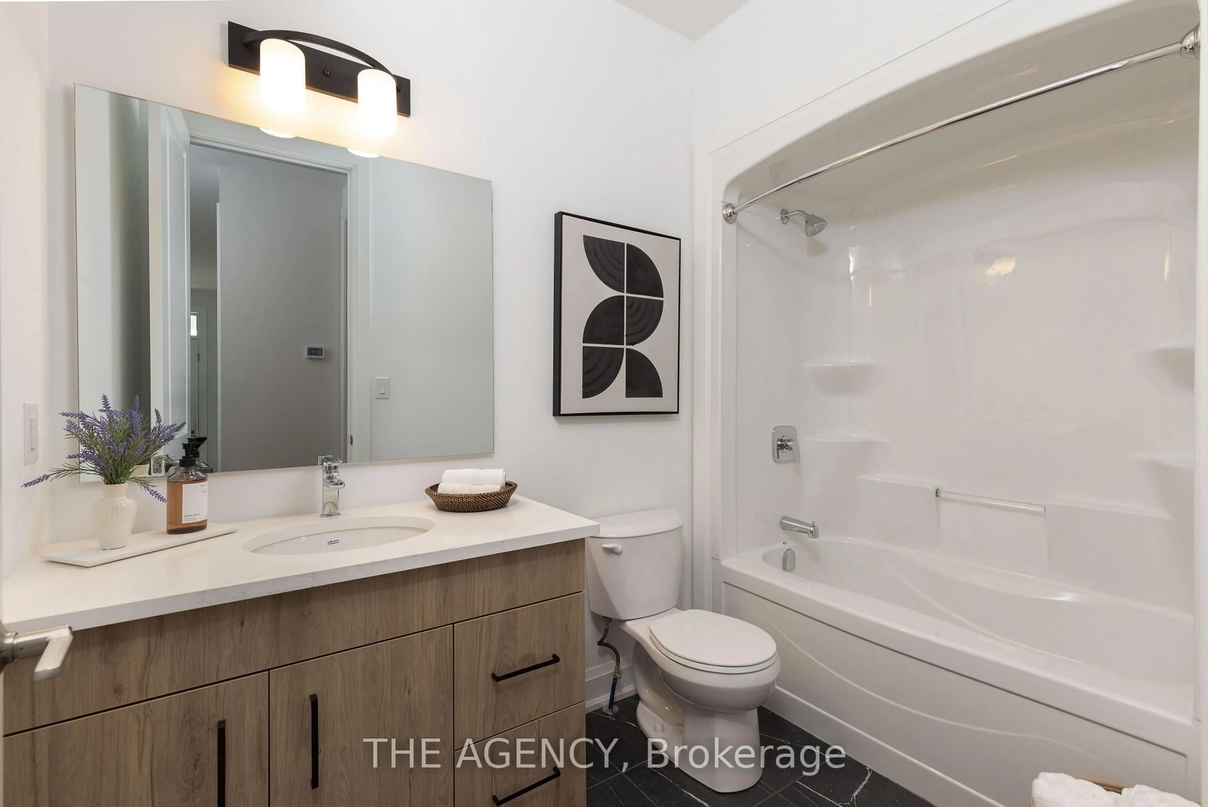 Standard bathroom, ceramic/tile floor for 582 Seneca Dr #70D, Fort Erie Ontario L2A 1C2