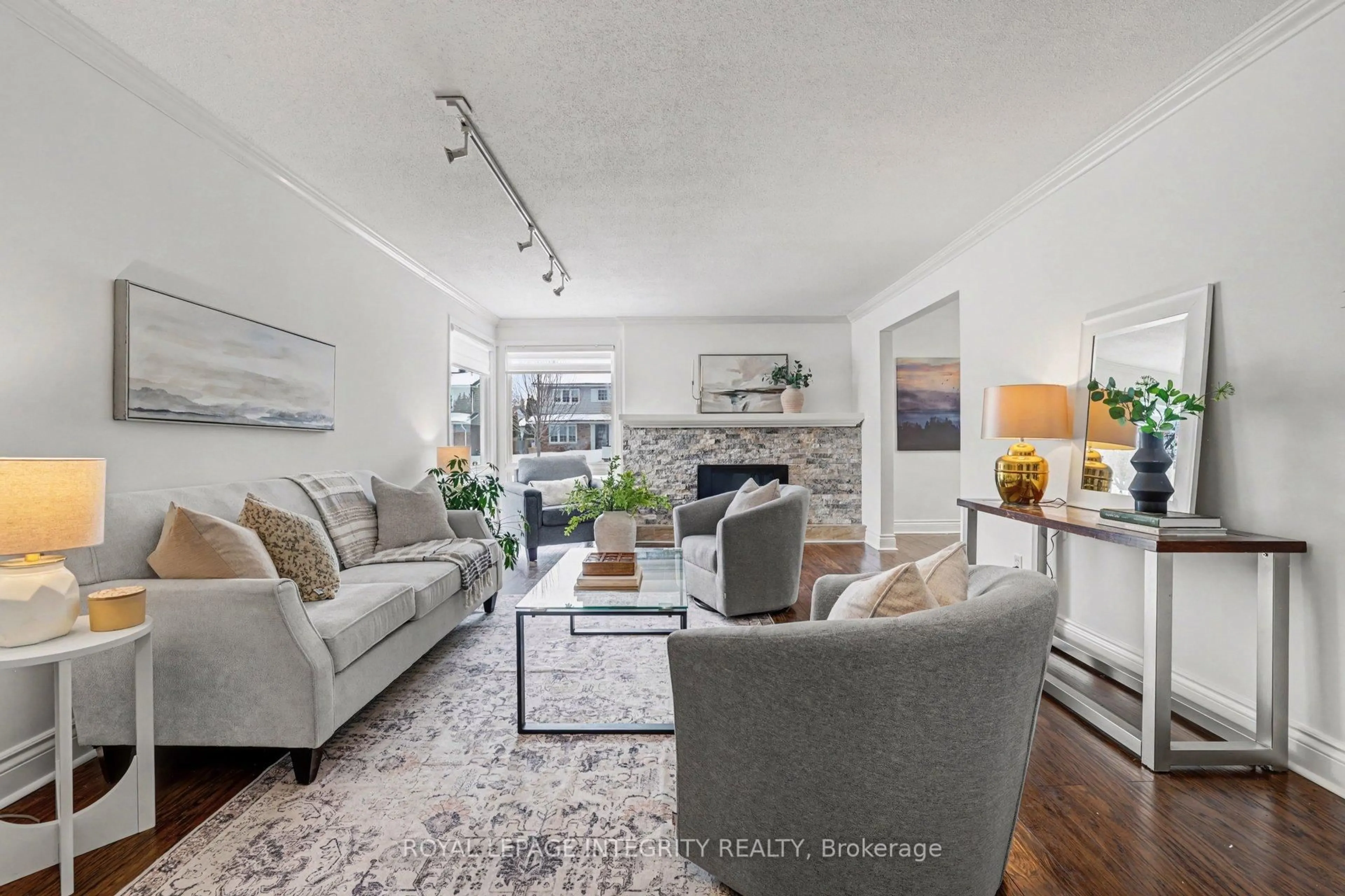 Living room with furniture, unknown for 185 Withrow Ave, Ottawa Ontario K2G 3N6