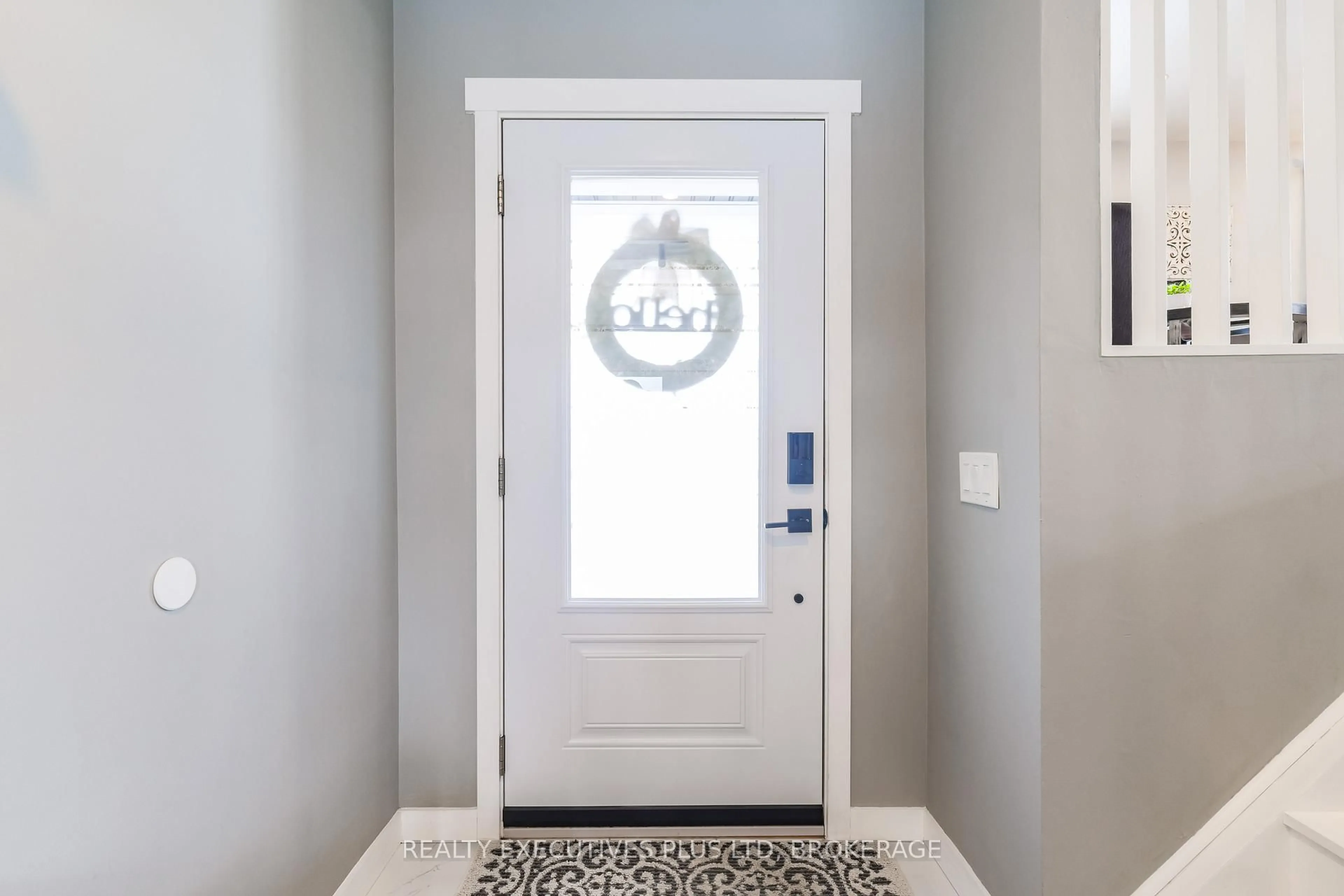 Indoor entryway for 363 Emerick Ave, Fort Erie Ontario L2A 2W8