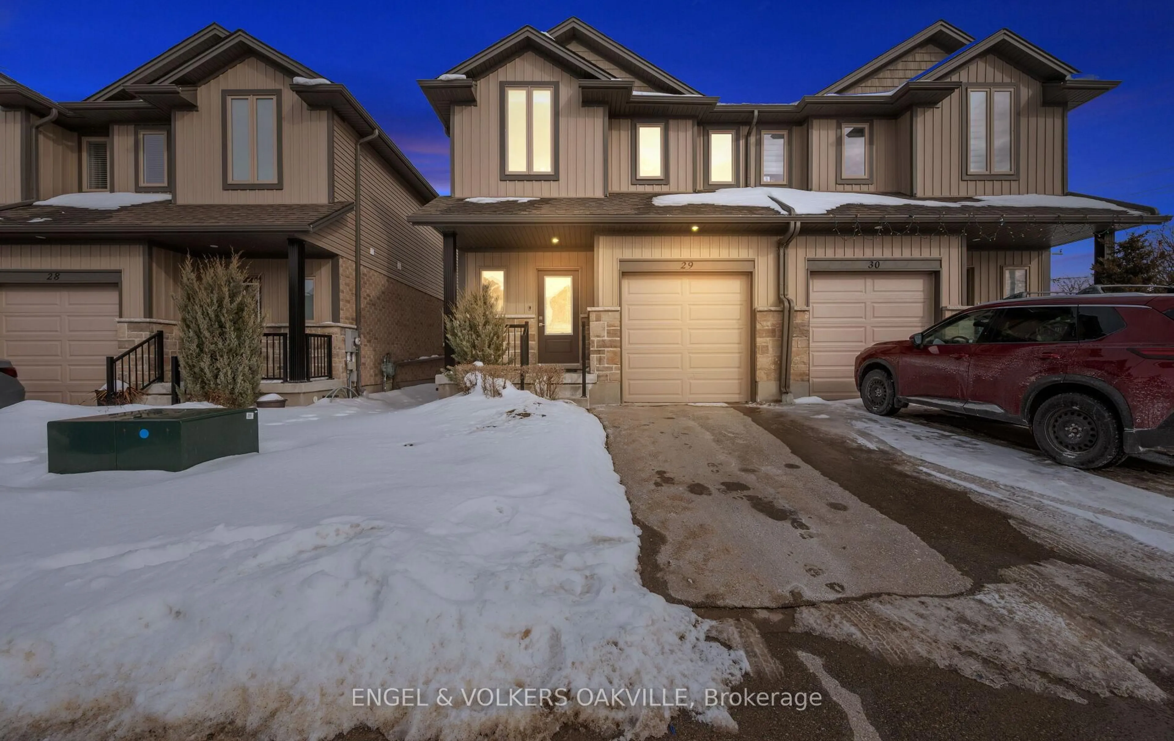 A pic from outside/outdoor area/front of a property/back of a property/a pic from drone, street for 1023 Devonshire Ave #29, Woodstock Ontario N4S 5S1