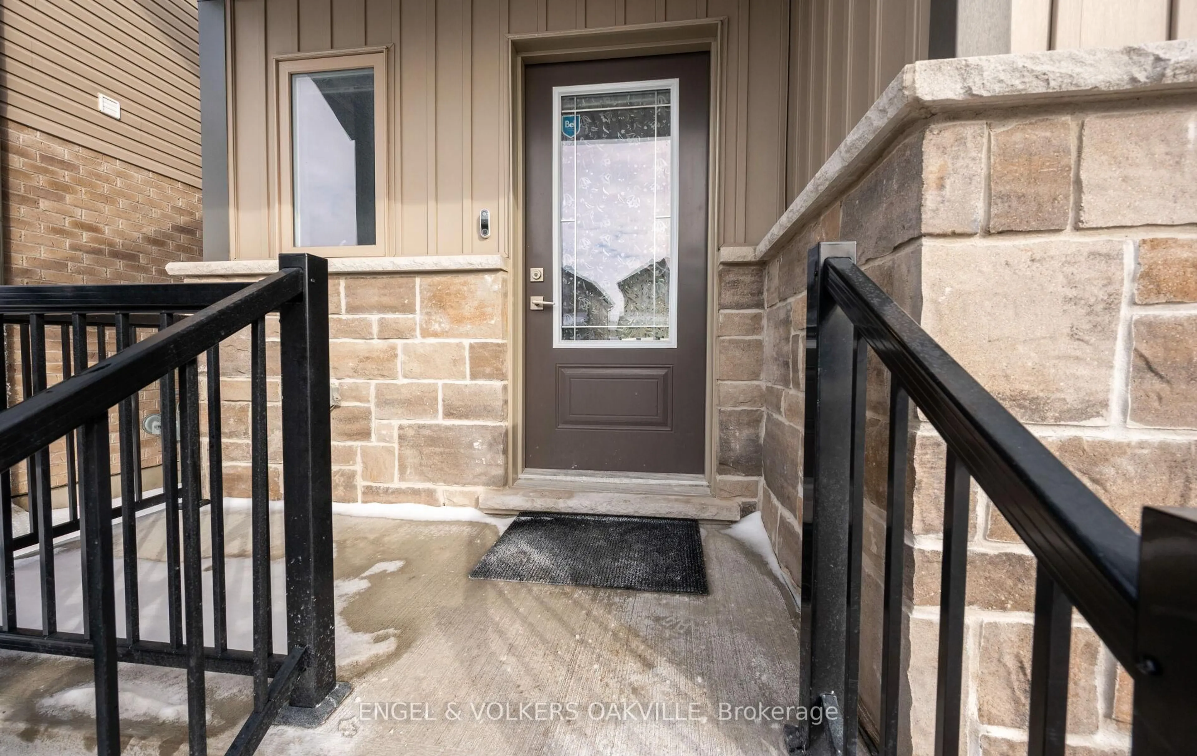 Indoor entryway for 1023 Devonshire Ave #29, Woodstock Ontario N4S 5S1