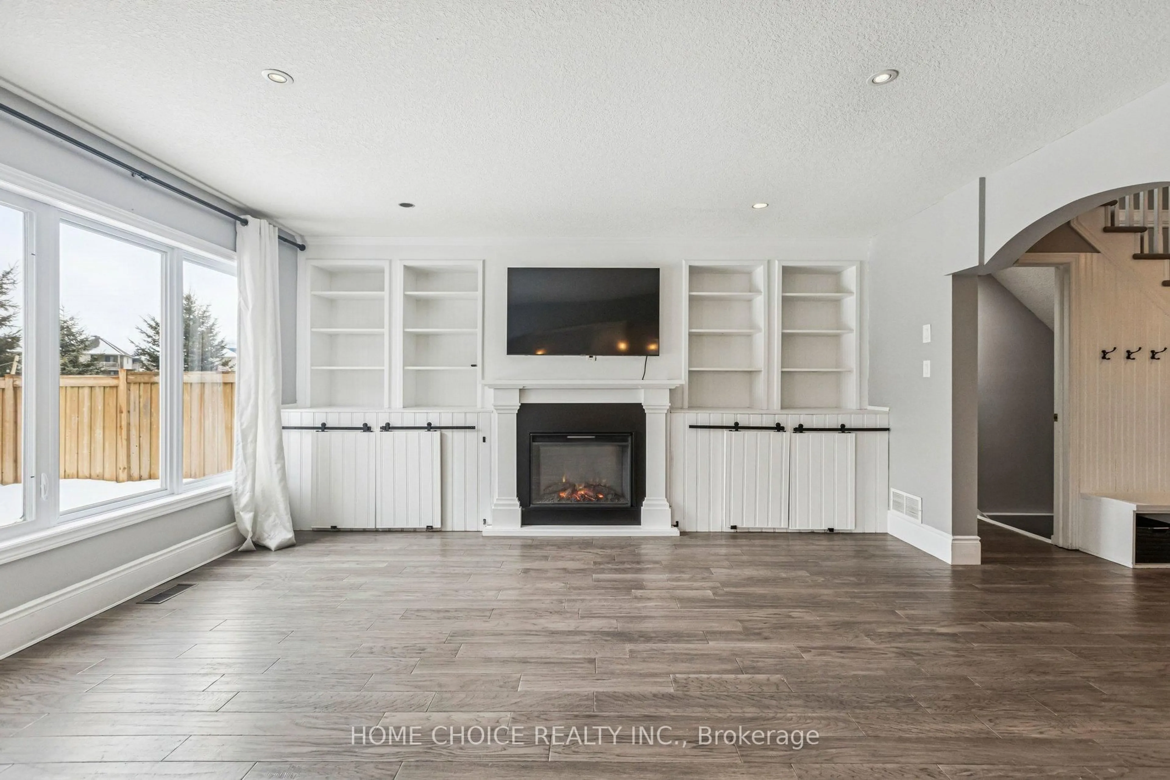 Unknown for 303 Hillcroft Crt, Waterloo Ontario N2T 2Z9