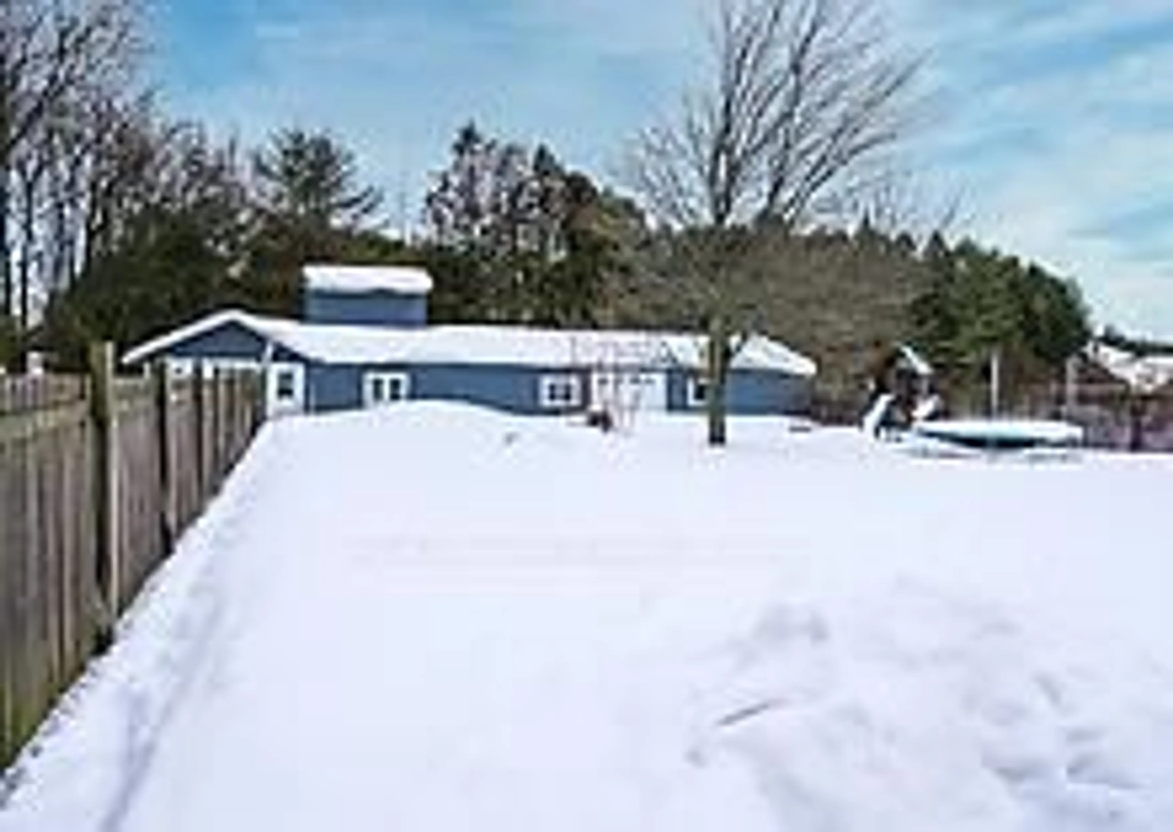 A pic from outside/outdoor area/front of a property/back of a property/a pic from drone, street for 525 Augusta St, Saugeen Shores Ontario N0H 2L0