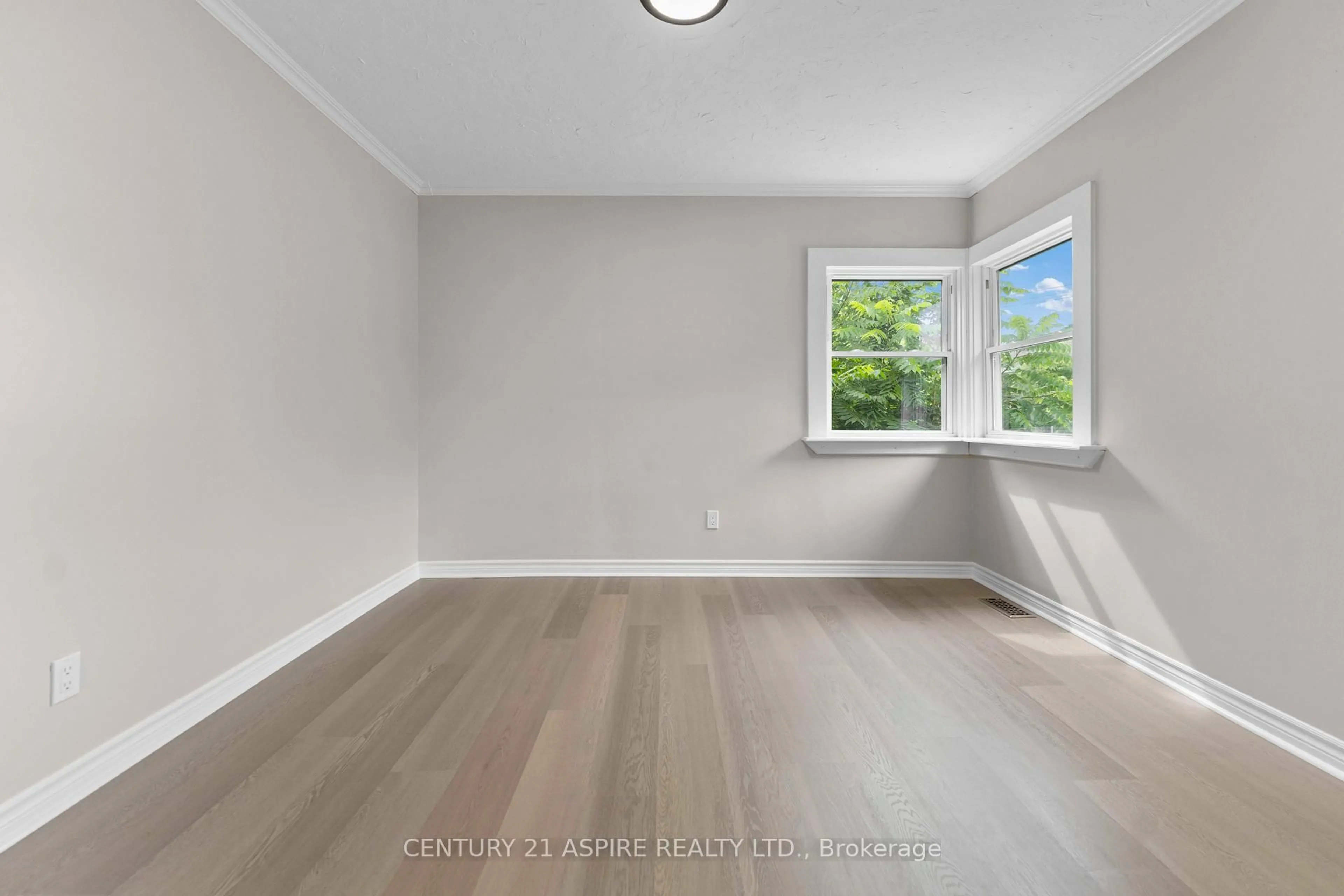 A pic of a room for 332 Alfred St, Pembroke Ontario K8A 3A8