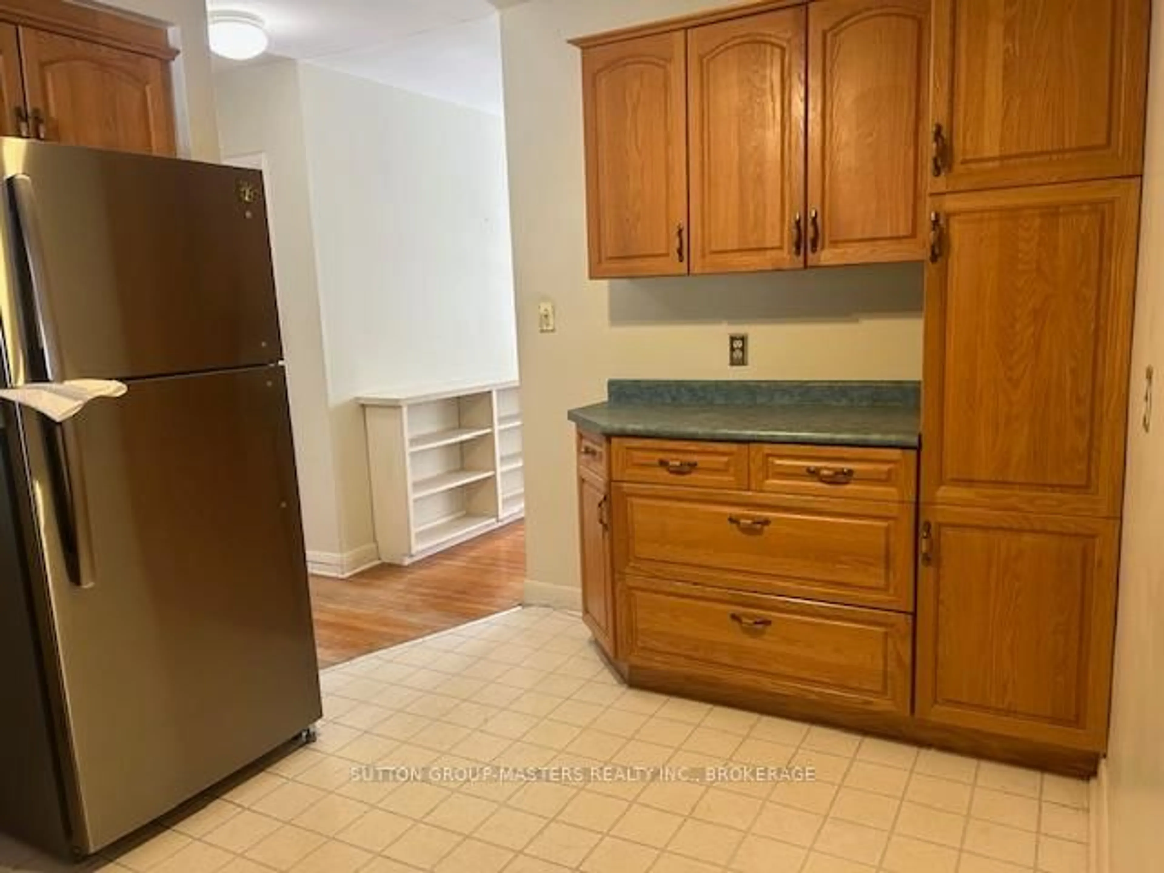 Standard kitchen, unknown for 323 Meadowcrest Rd, Kingston Ontario K7M 3S4