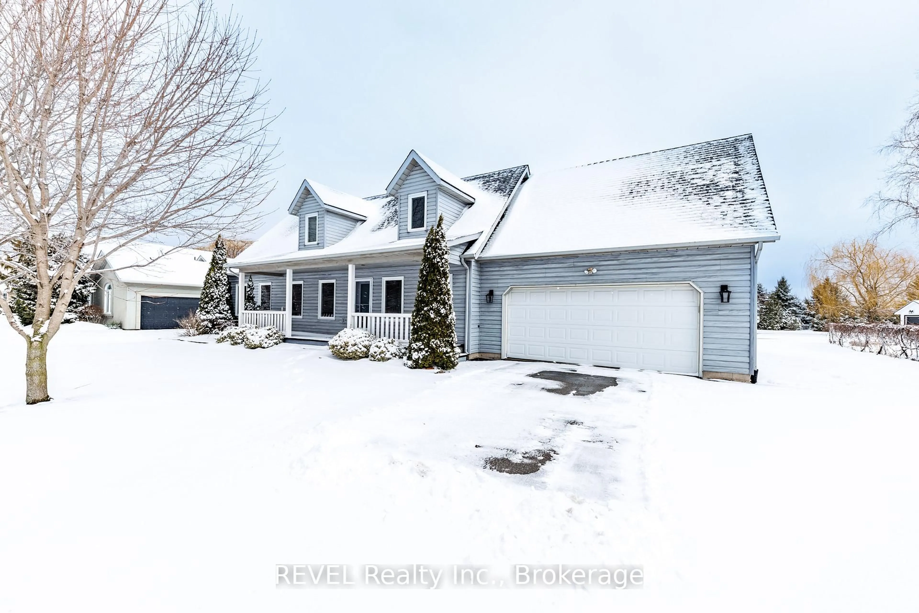 A pic from outside/outdoor area/front of a property/back of a property/a pic from drone, street for 1452 Allanport Rd, Thorold Ontario L0S 1K0