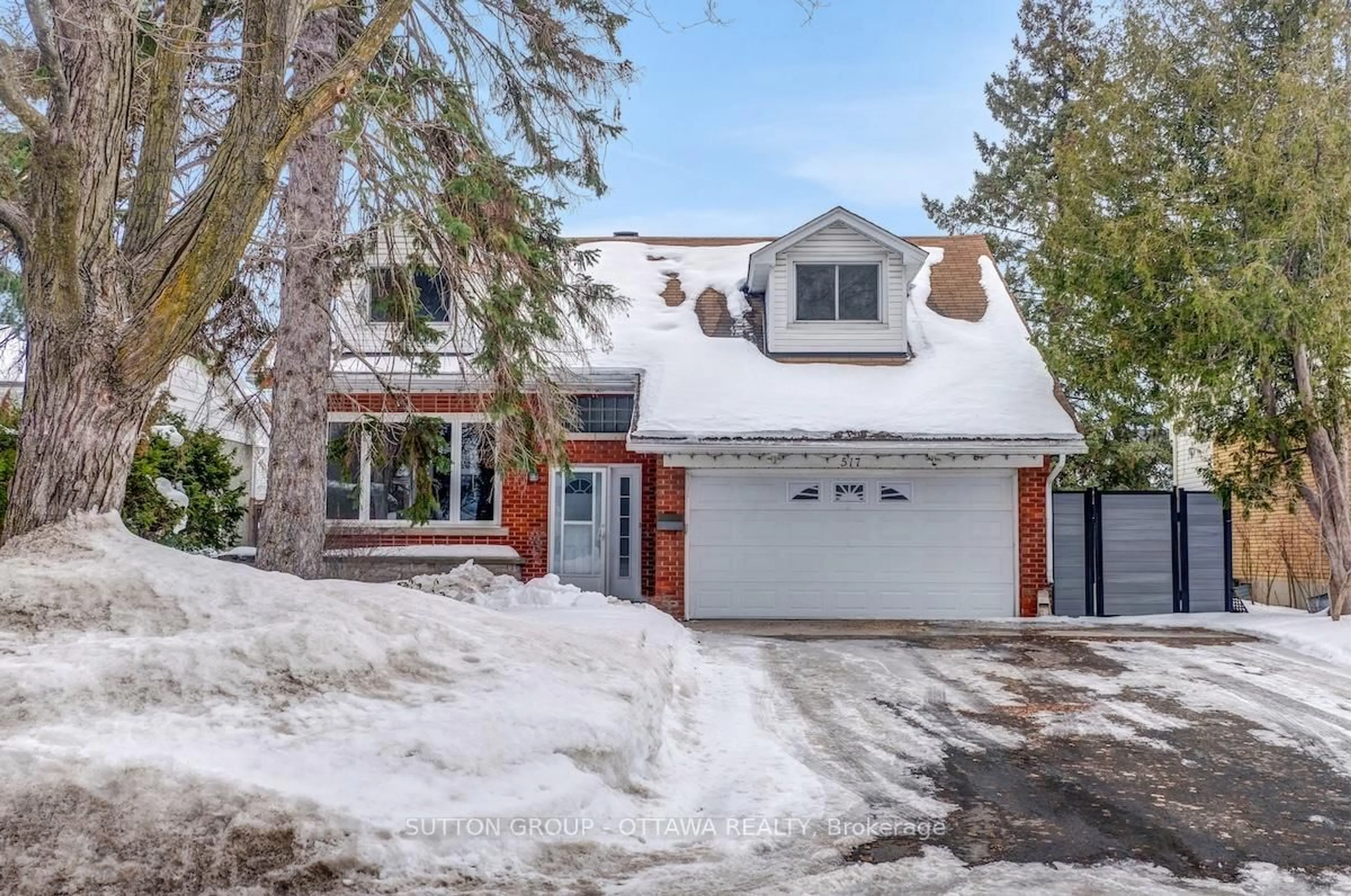 Home with brick exterior material, street for 517 Braydon Ave, Ottawa Ontario K1G 0W7