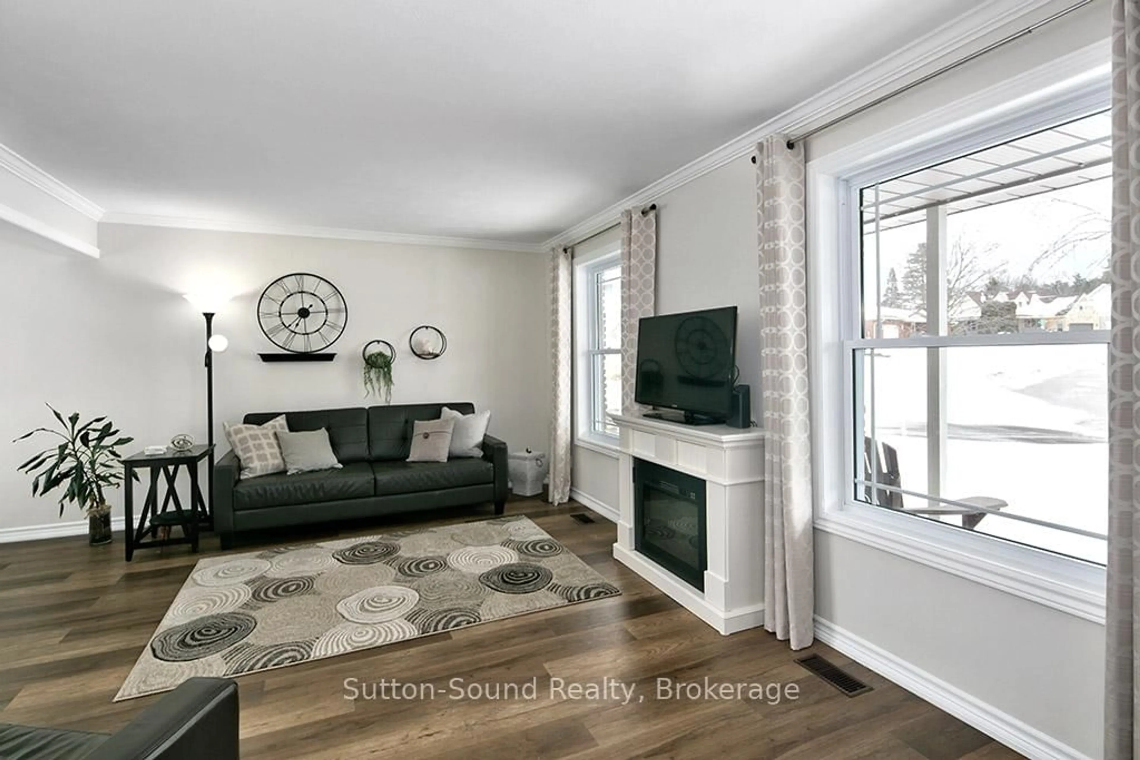 Living room with furniture, unknown for 468 8th Ave, Owen Sound Ontario N4K 6S8