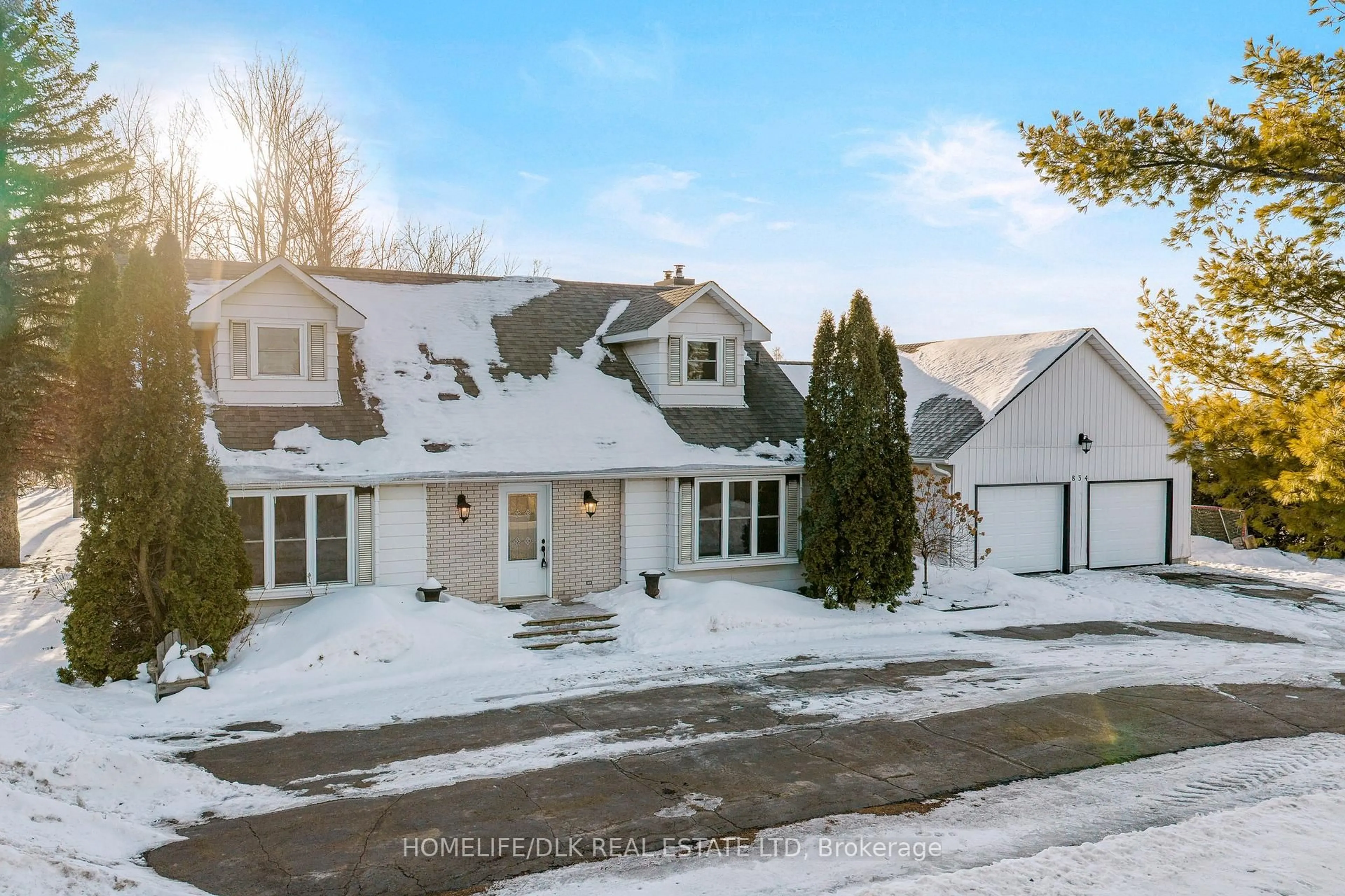 A pic from outside/outdoor area/front of a property/back of a property/a pic from drone, street for 834 South Gower Dr, North Grenville Ontario K0G 1J0