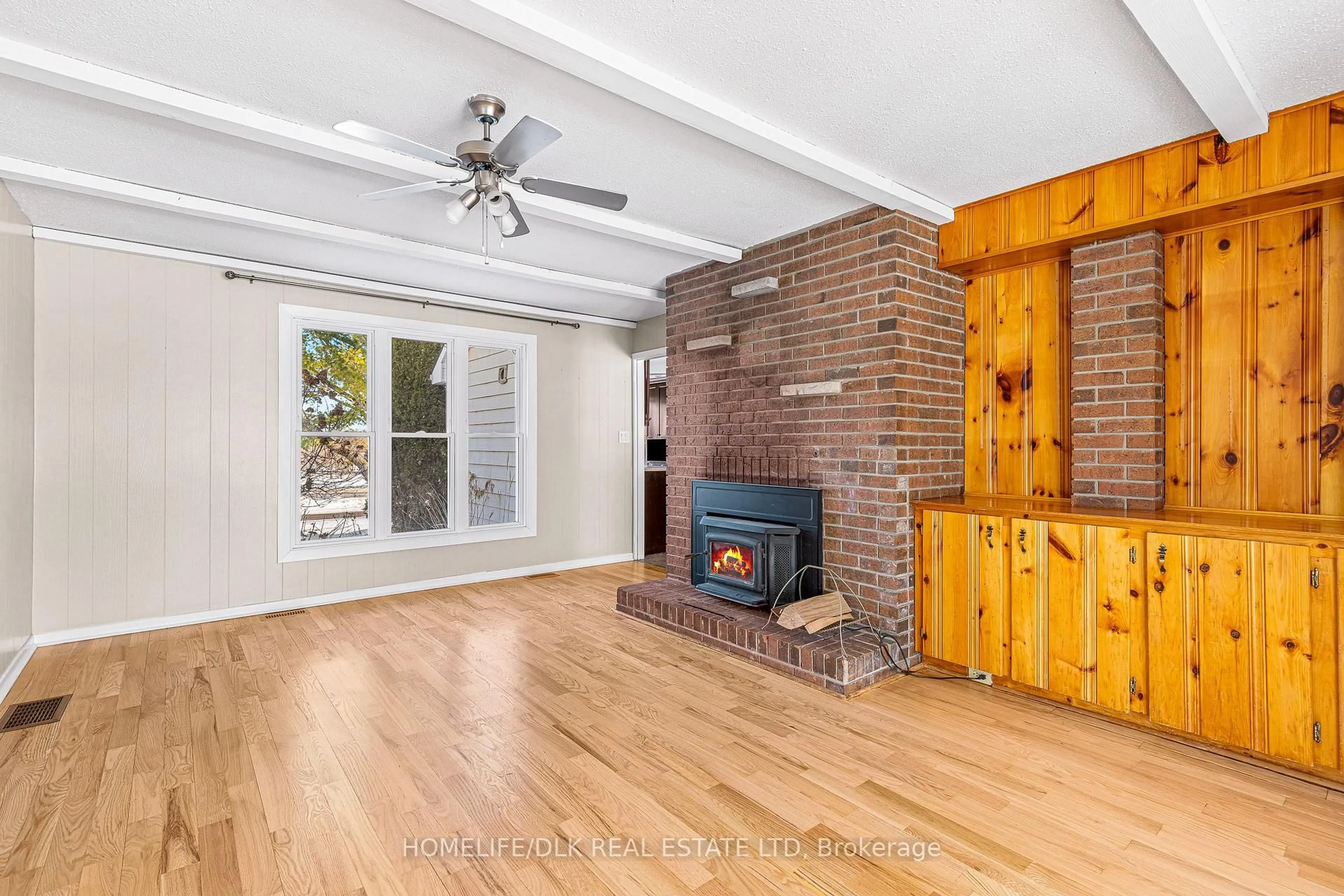 Living room with furniture, unknown for 834 South Gower Dr, North Grenville Ontario K0G 1J0