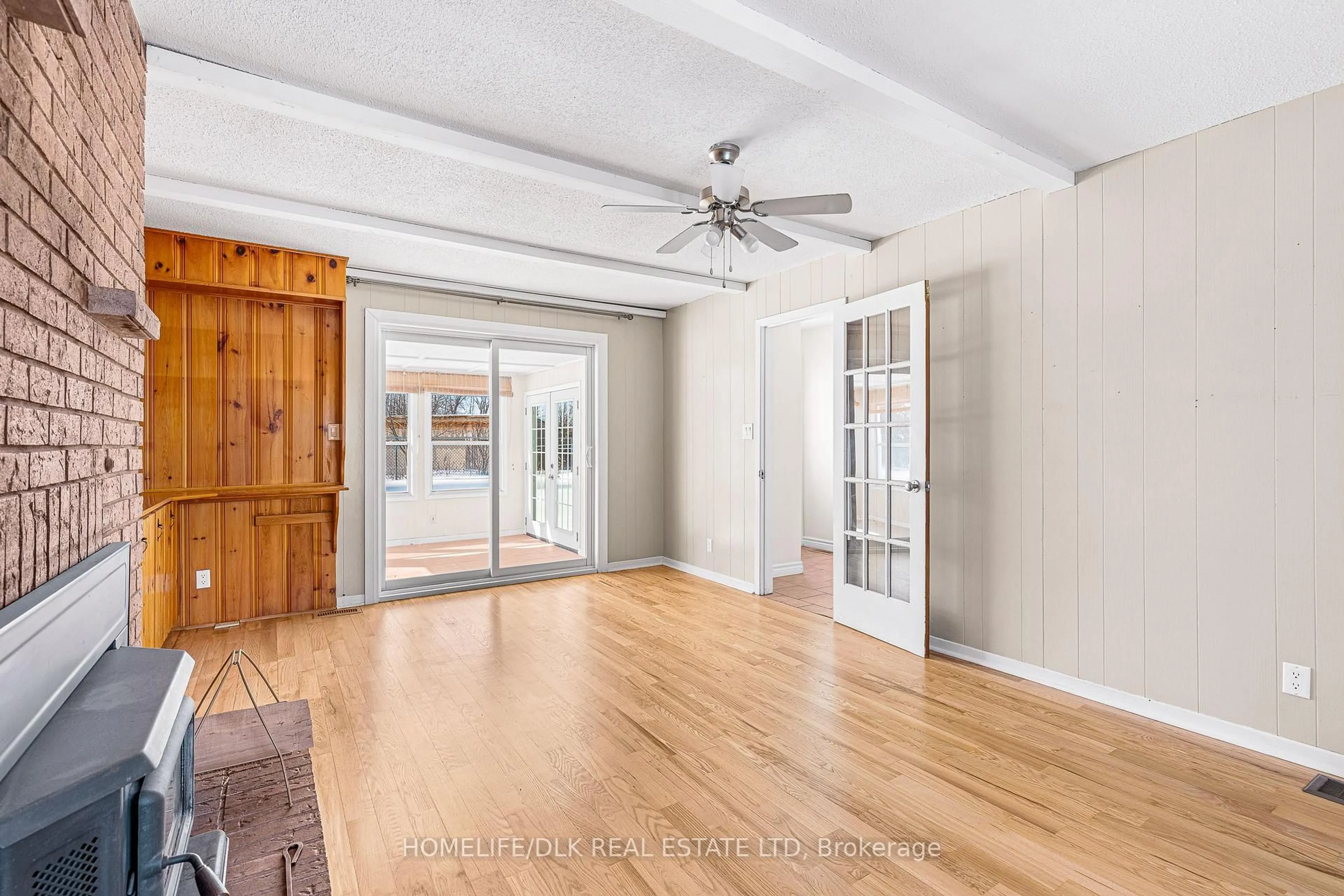 Indoor entryway for 834 South Gower Dr, North Grenville Ontario K0G 1J0