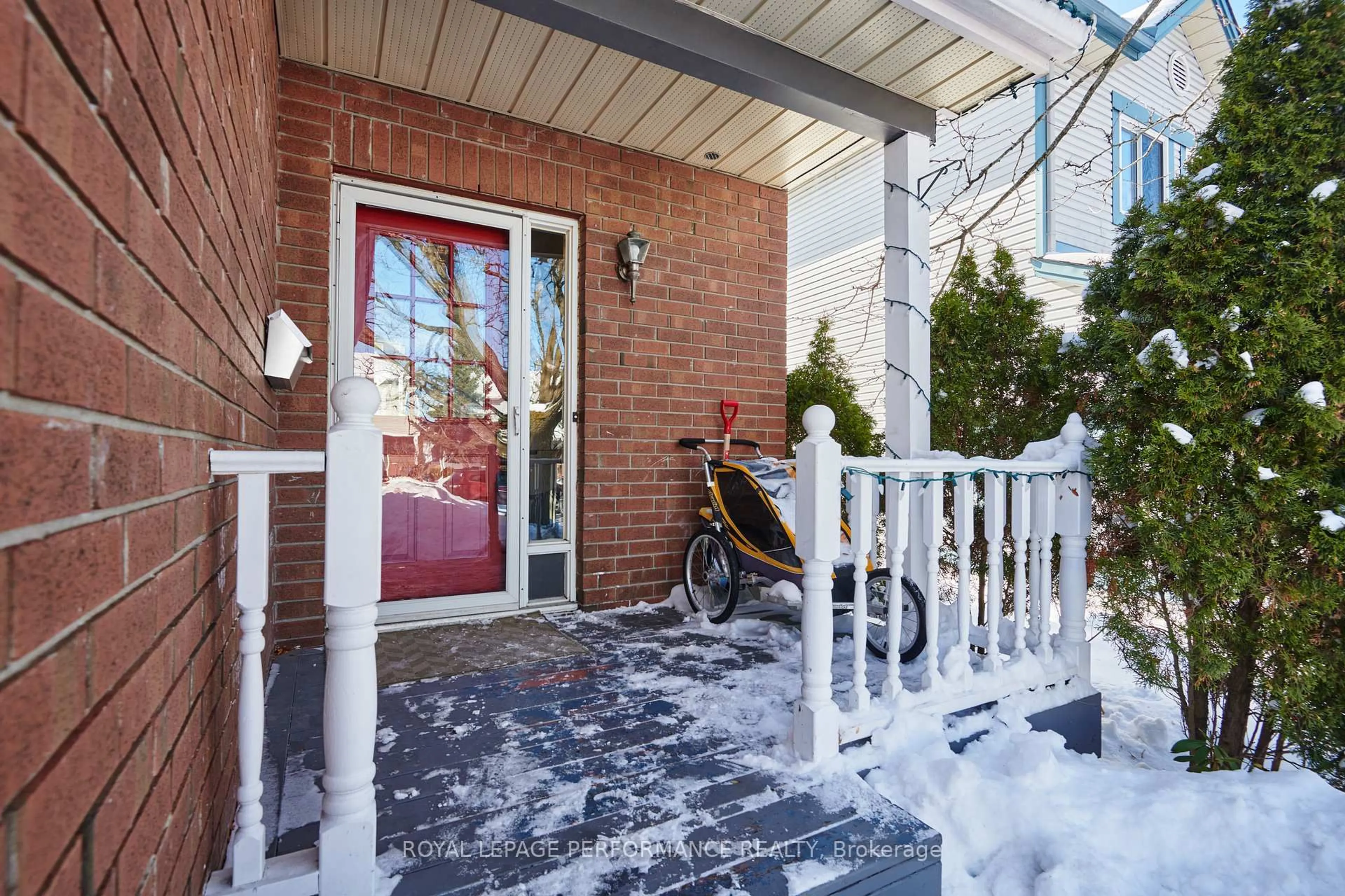 Indoor entryway for 710 Hancock Cres, Orleans Ontario K4A 3M9