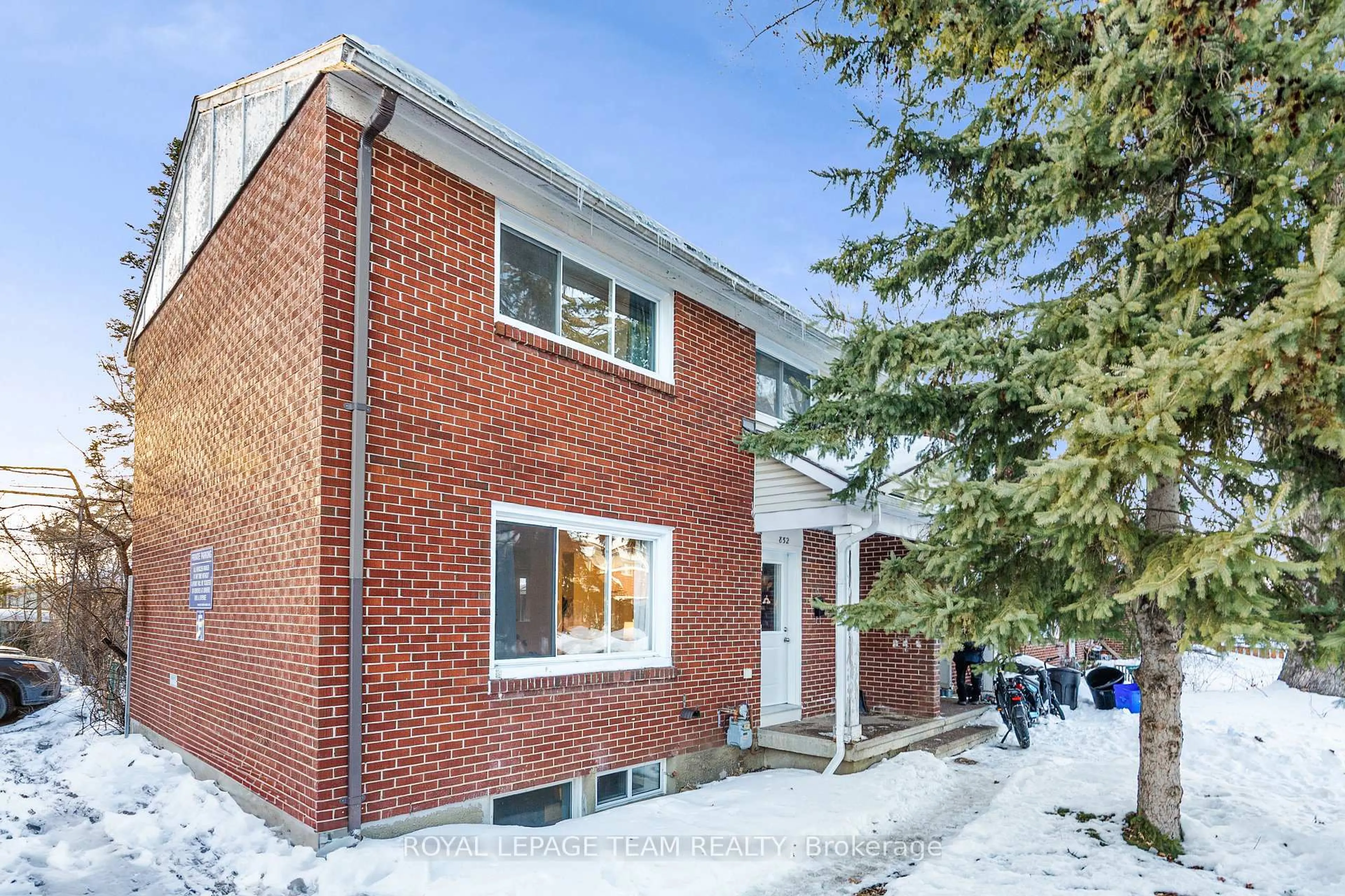 Home with brick exterior material, street for 852 BORTHWICK Ave, Ottawa Ontario K1K 2M8