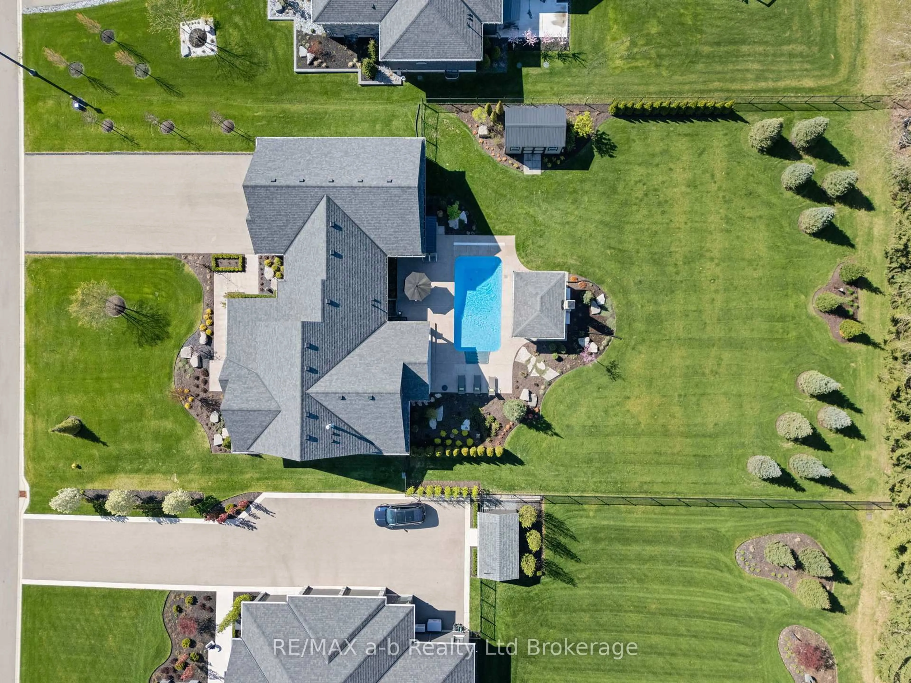 A pic from outside/outdoor area/front of a property/back of a property/a pic from drone, unknown for 23 August Cres, Norwich Ontario N0J 1R0