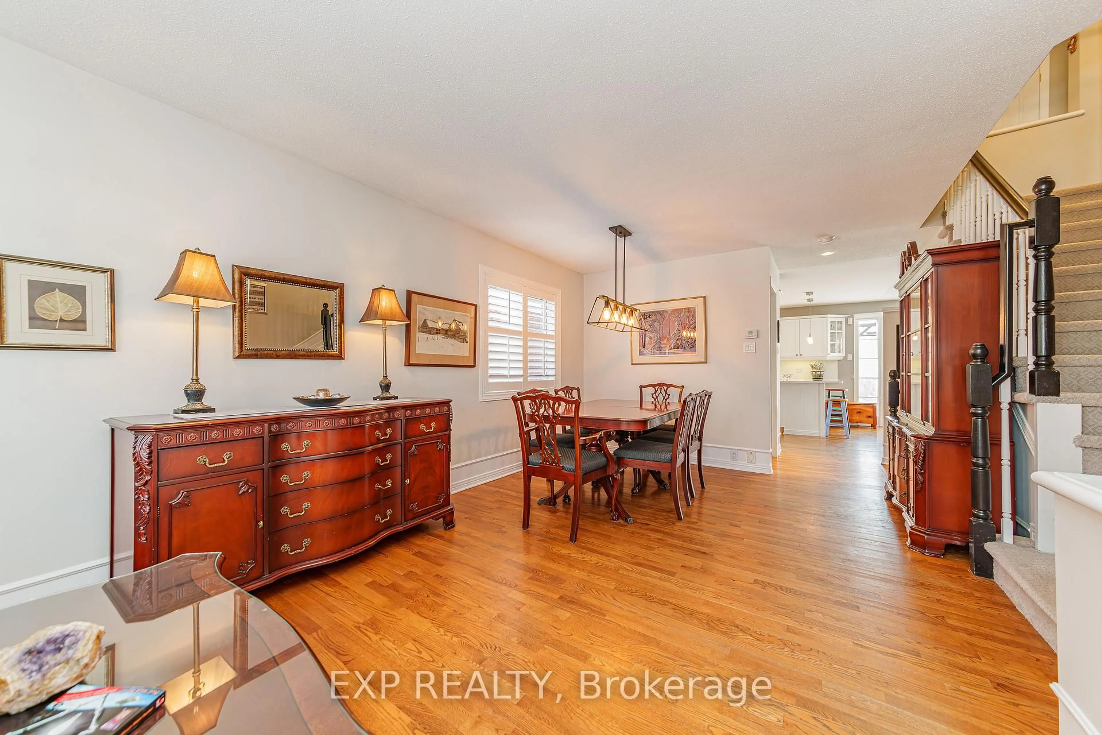 Dining room, wood/laminate floor for 4466 Shoreline Dr, Ottawa Ontario K1V 1R7