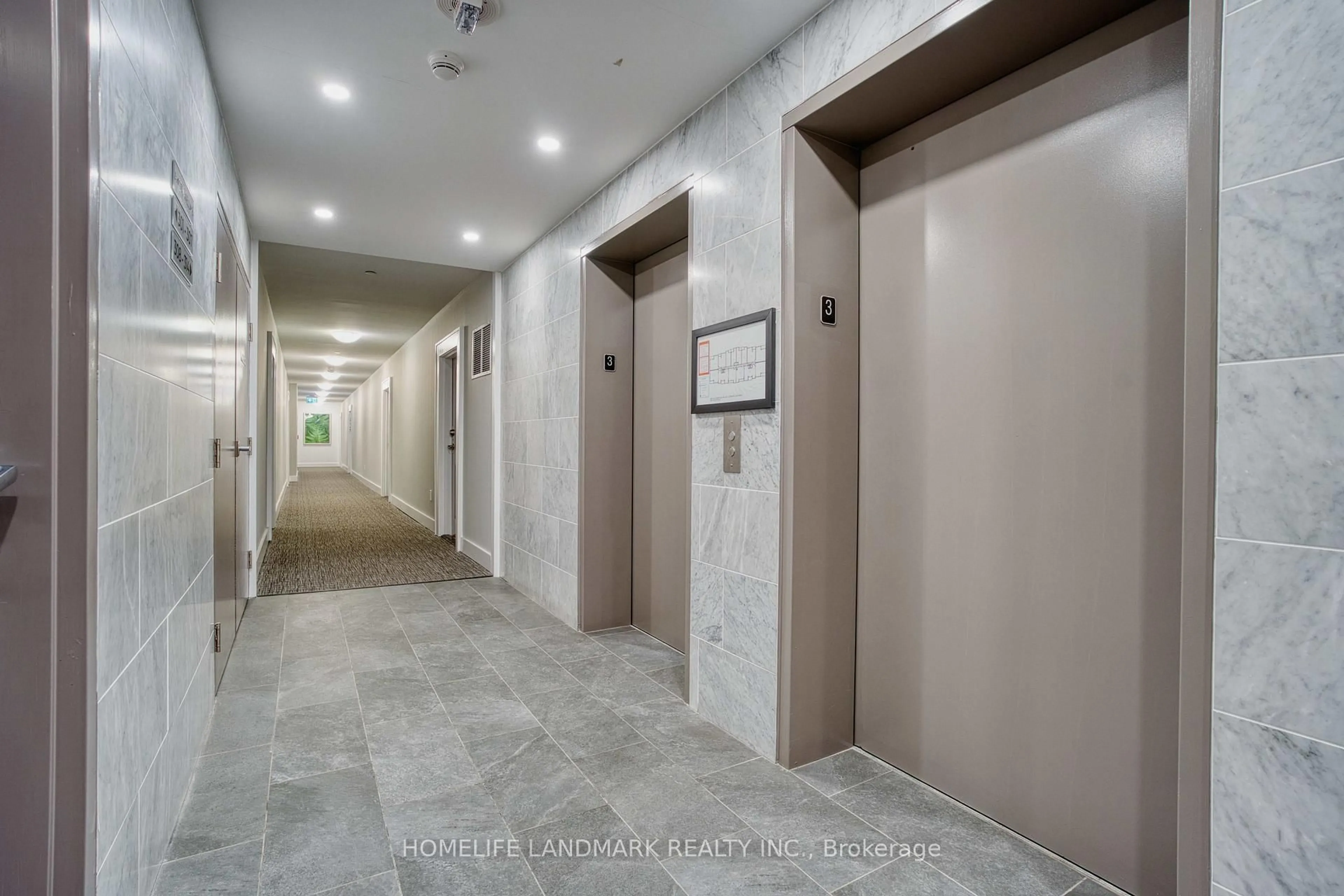 Indoor foyer for 260 VILLAGEWALK Blvd #313, London North Ontario N6G 0P6