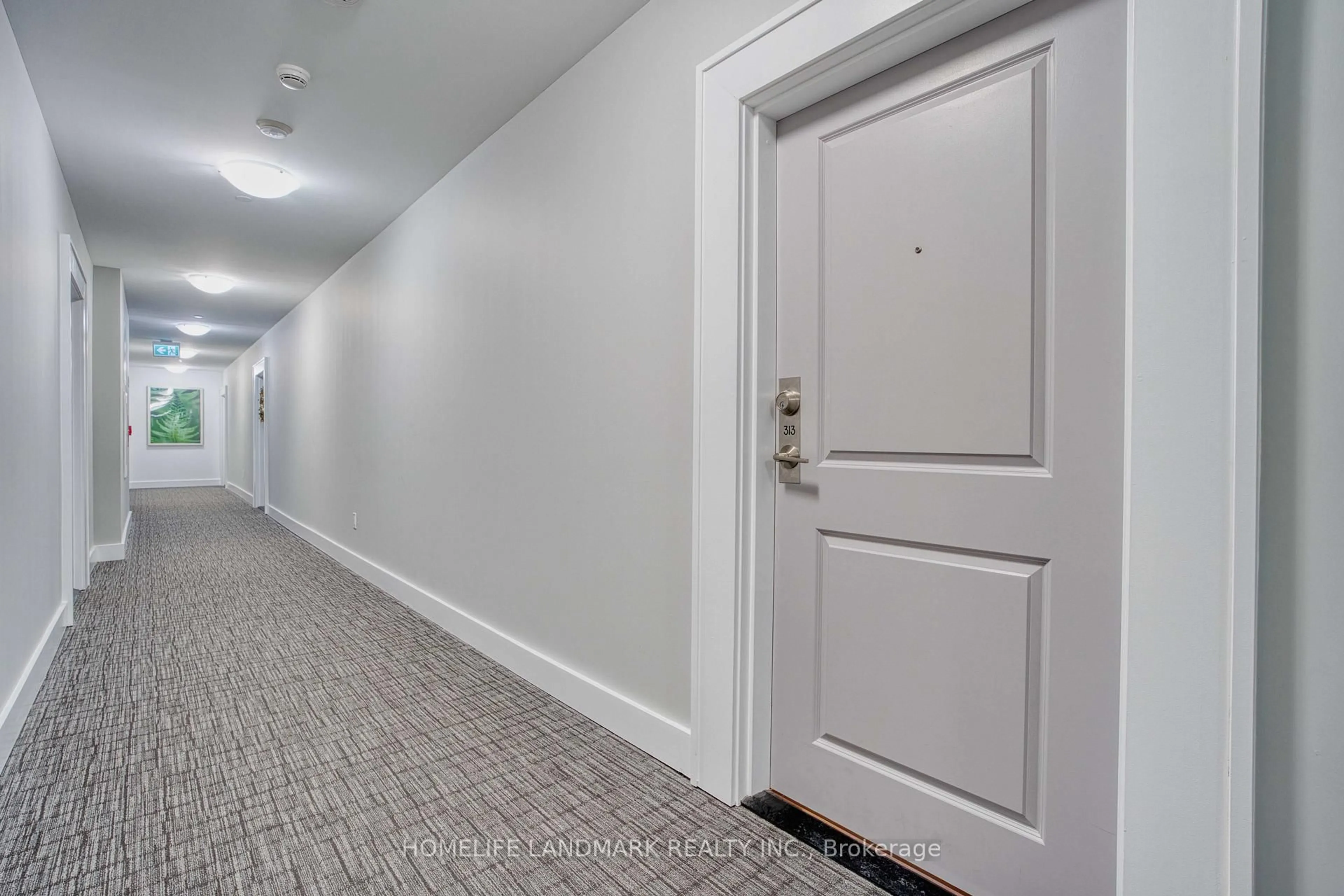 Indoor foyer for 260 VILLAGEWALK Blvd #313, London North Ontario N6G 0P6