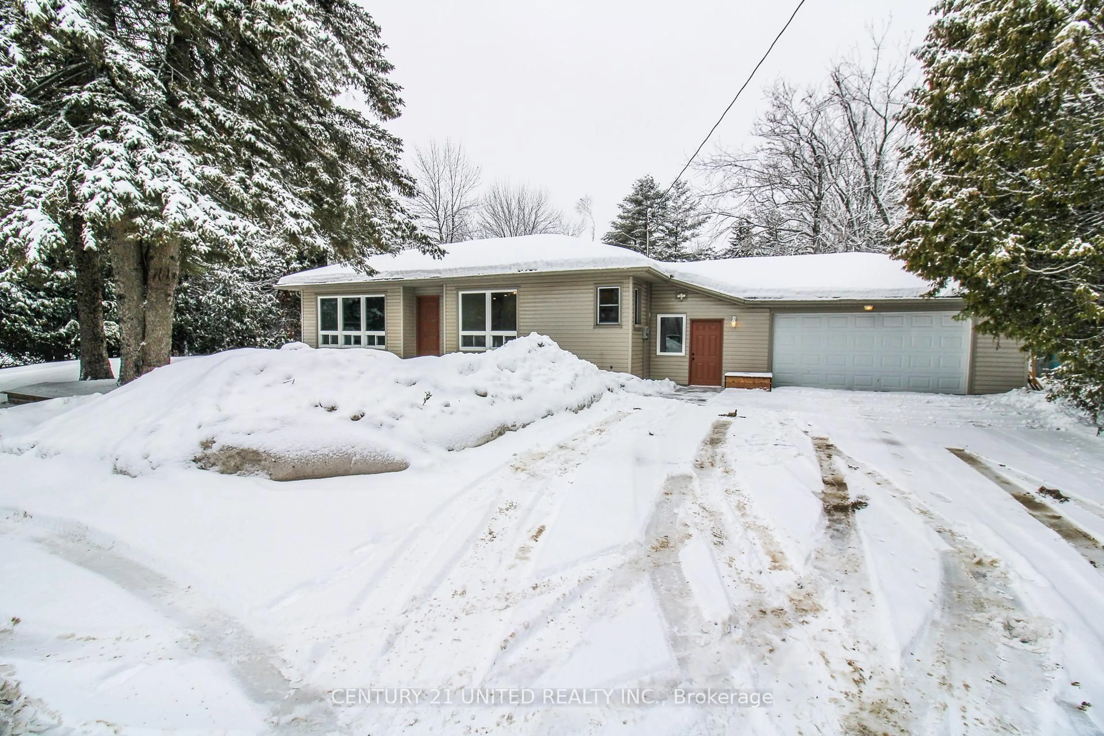 A pic from outside/outdoor area/front of a property/back of a property/a pic from drone, street for 3017 Lakefield Rd, Selwyn Ontario K9J 6X5