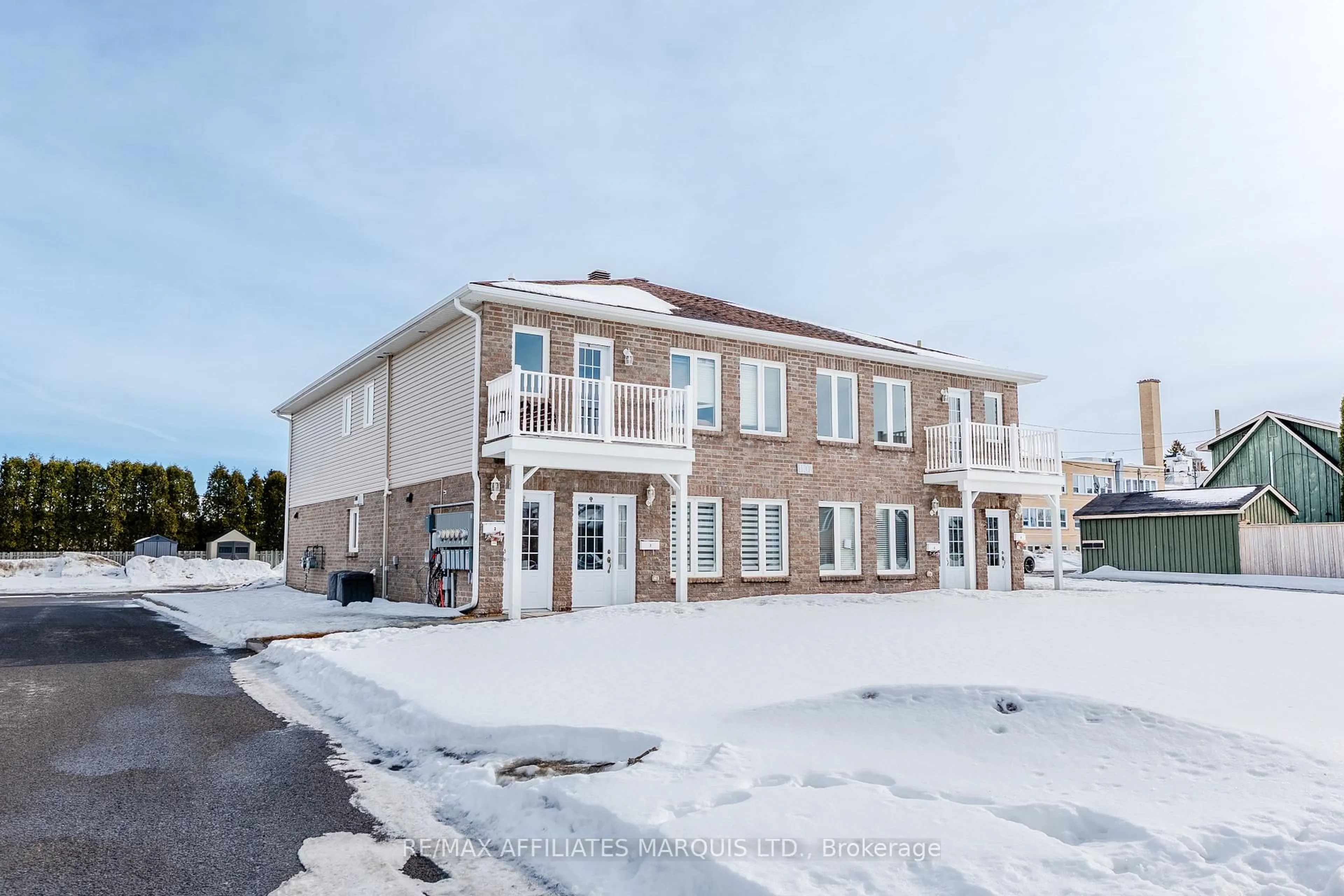 A pic from outside/outdoor area/front of a property/back of a property/a pic from drone, building for 1107 Gretchen Crt, Cornwall Ontario K6H 6T2